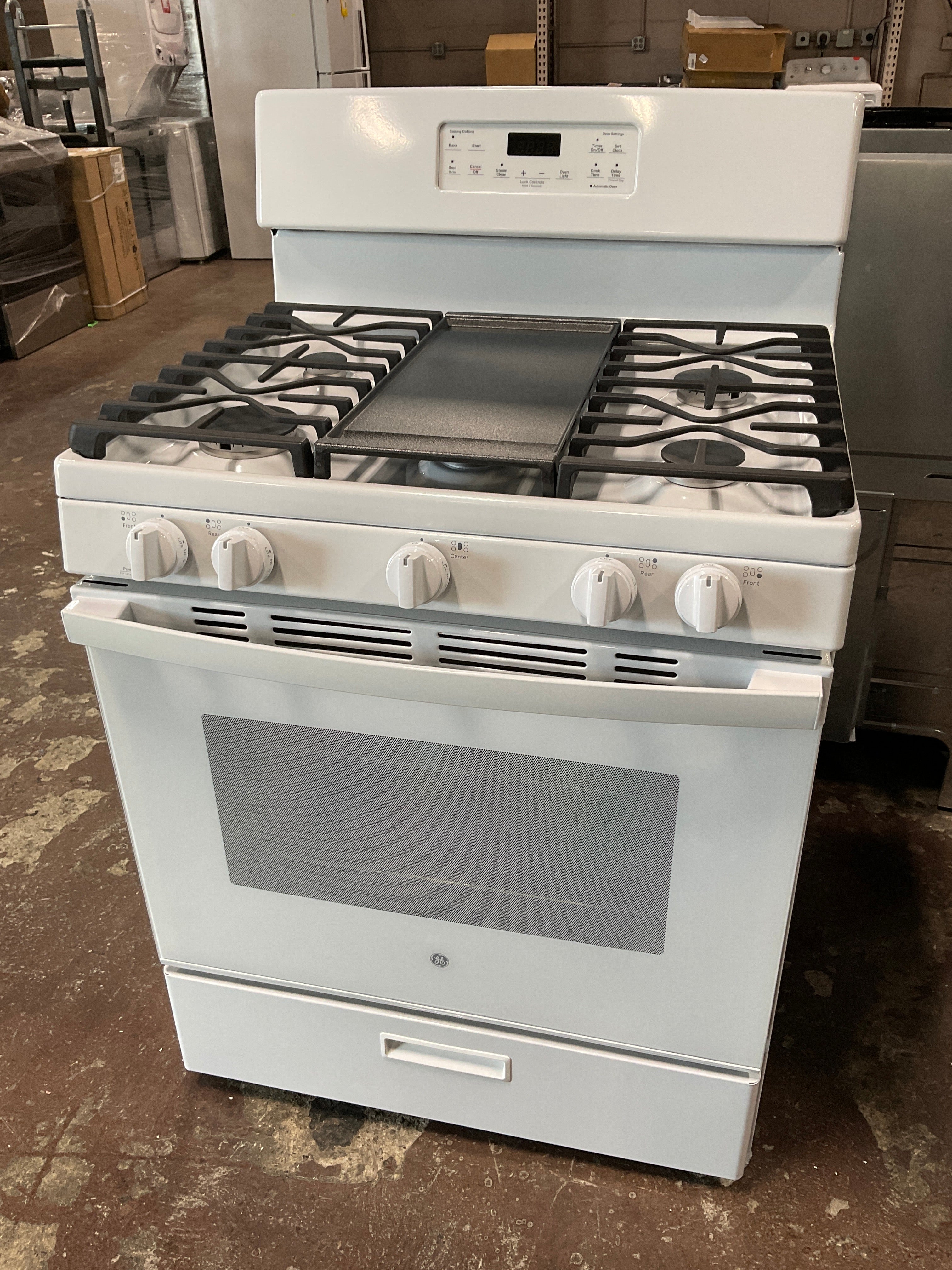 Front view, oven-door closed