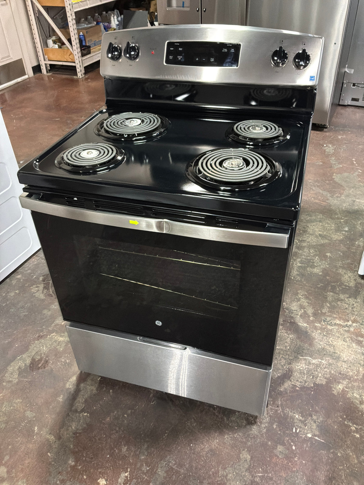 Front view, oven-door closed