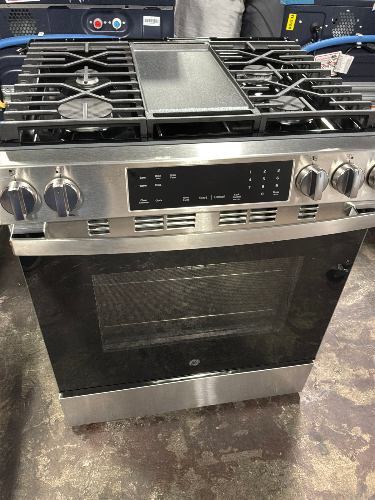 Front view, oven-door closed