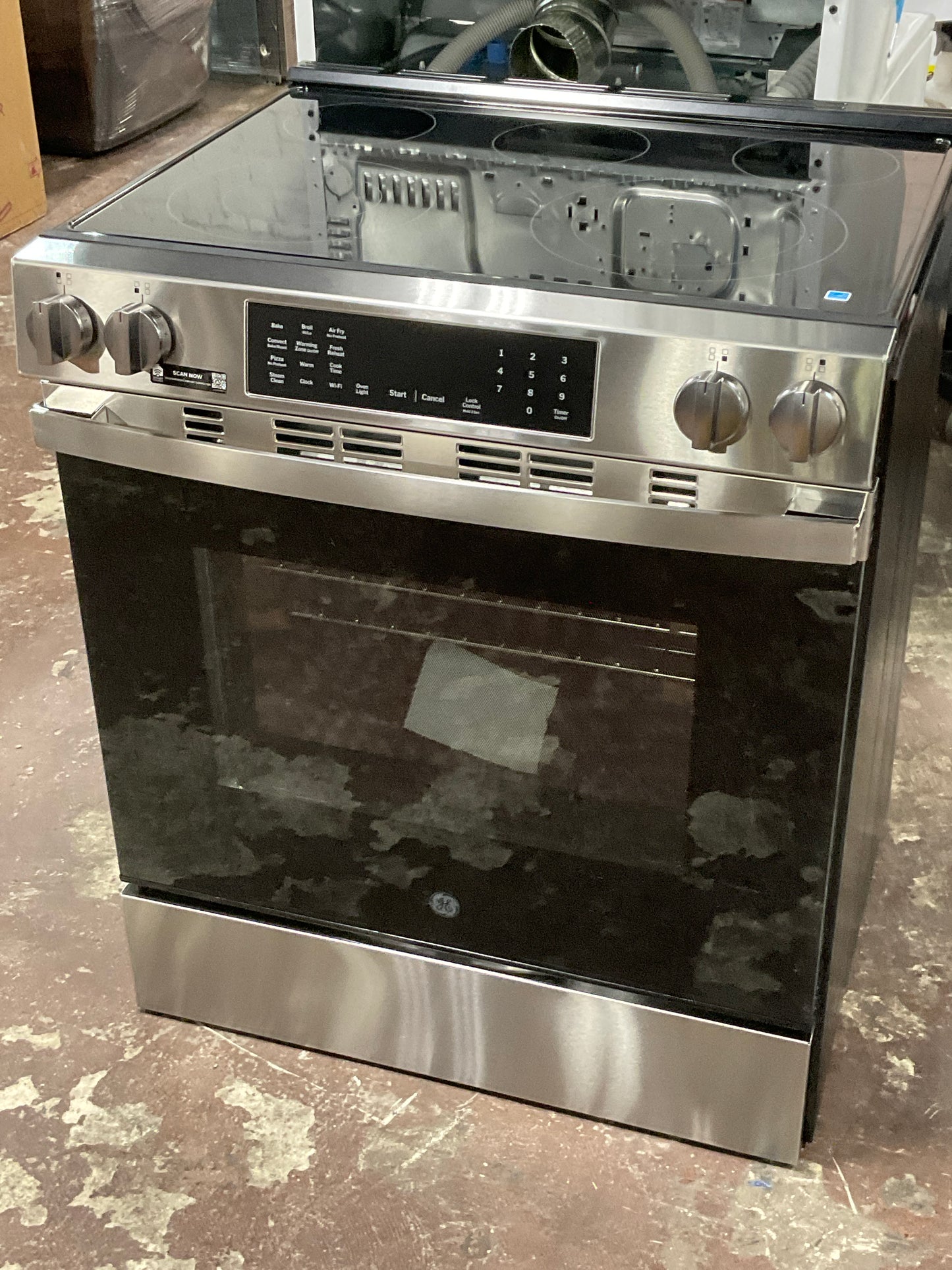 Front view, oven-door closed