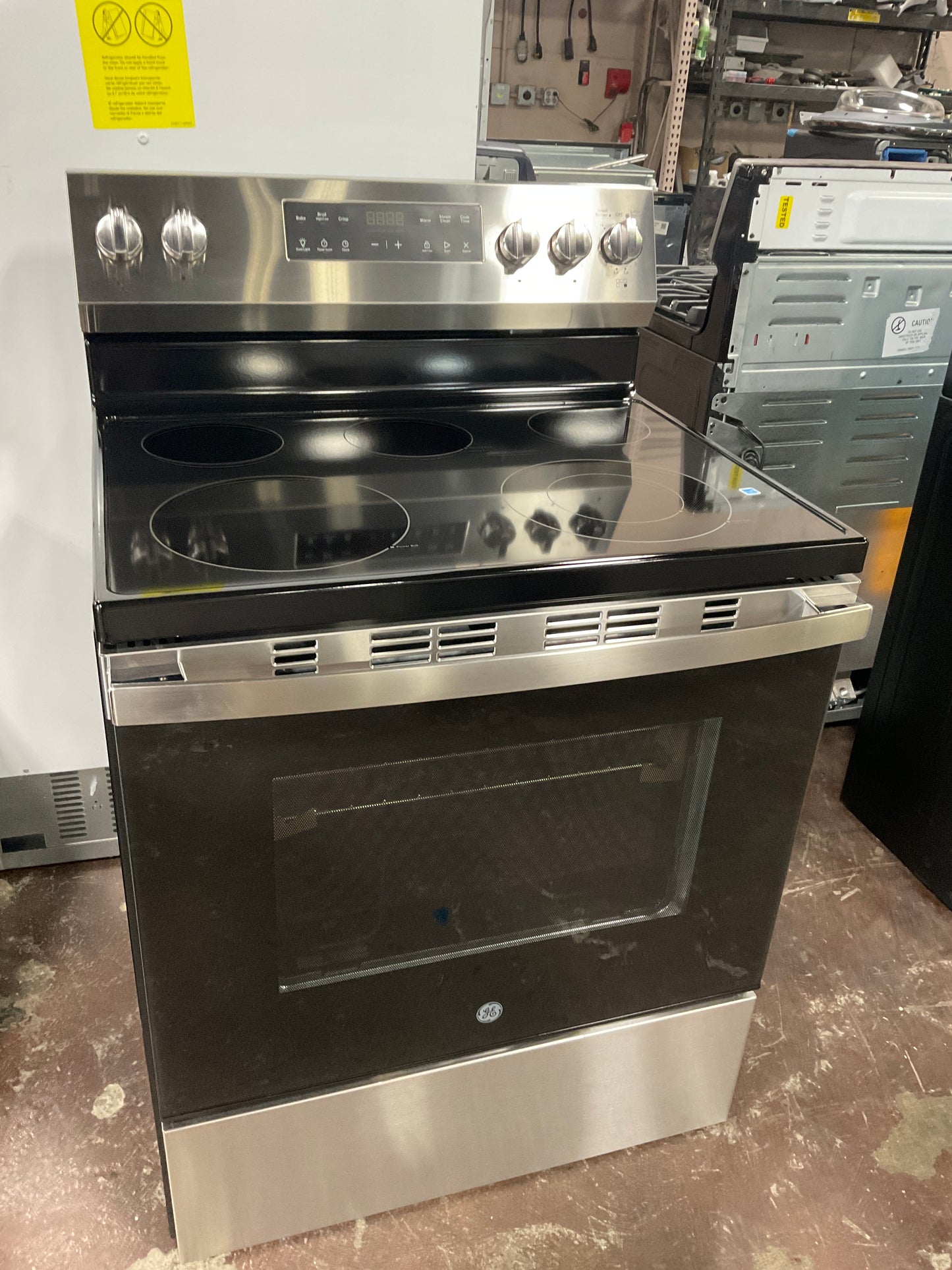 Front view, oven-door closed