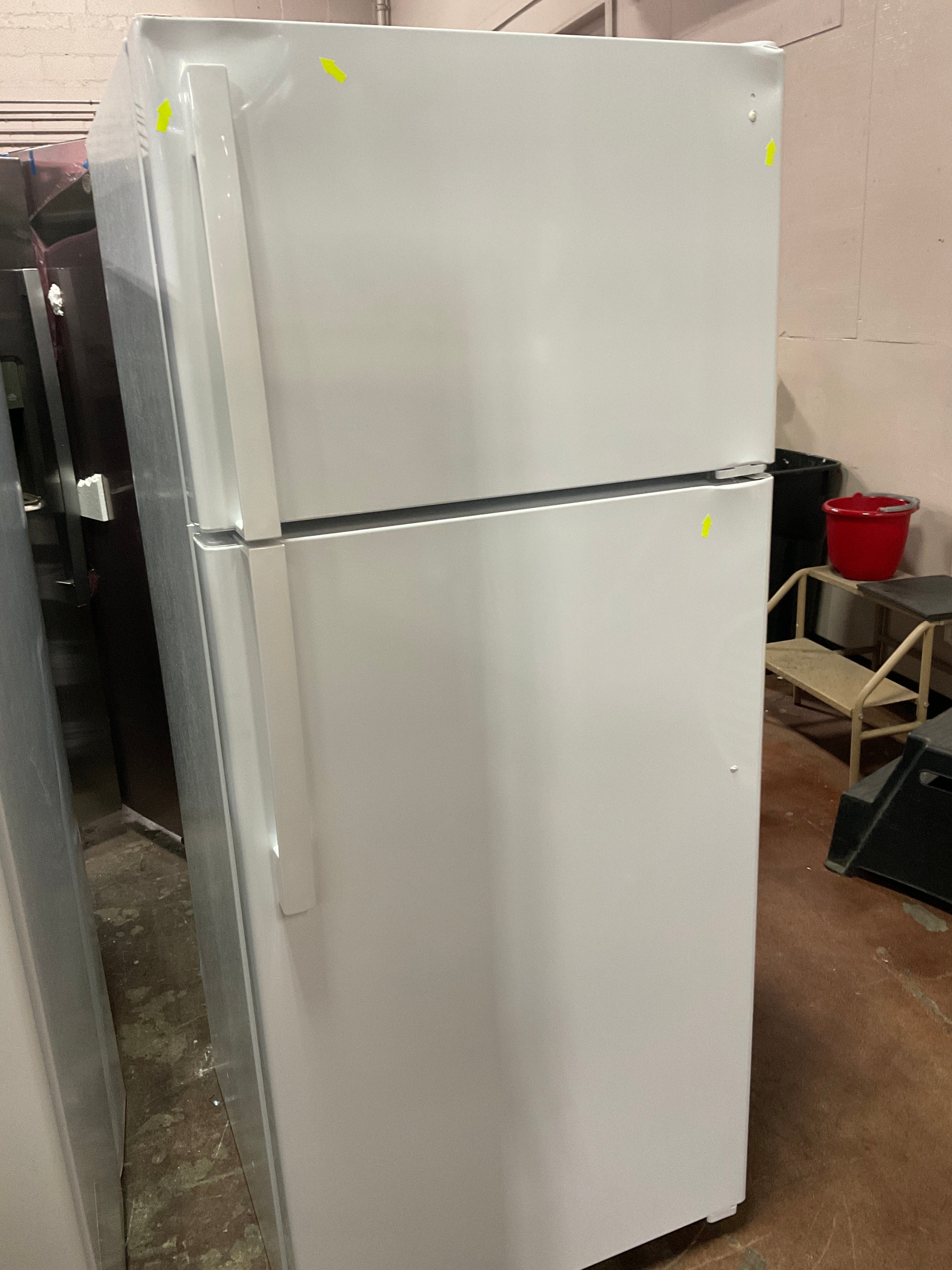 Front view, door closed