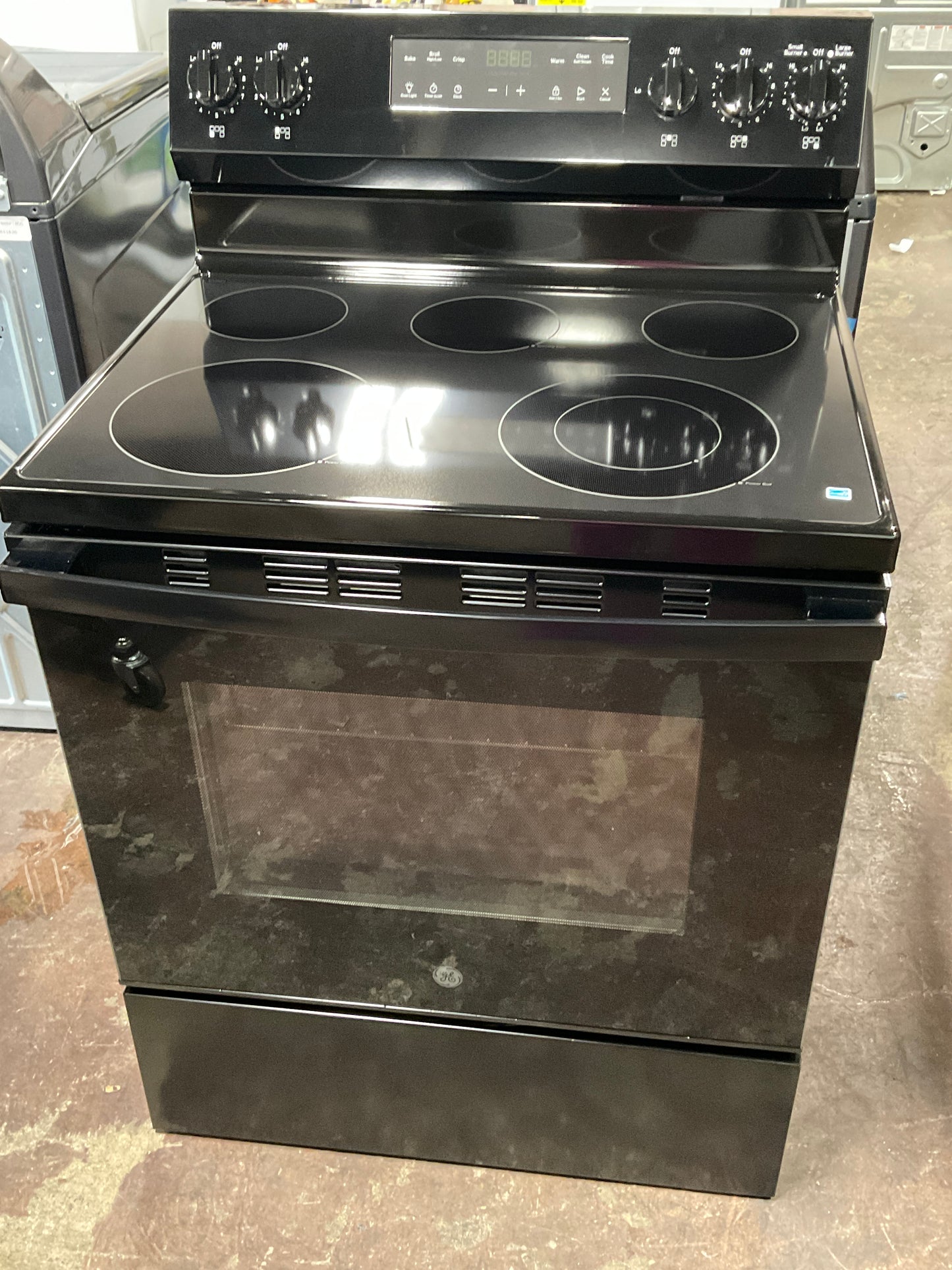 Front view, oven-door closed