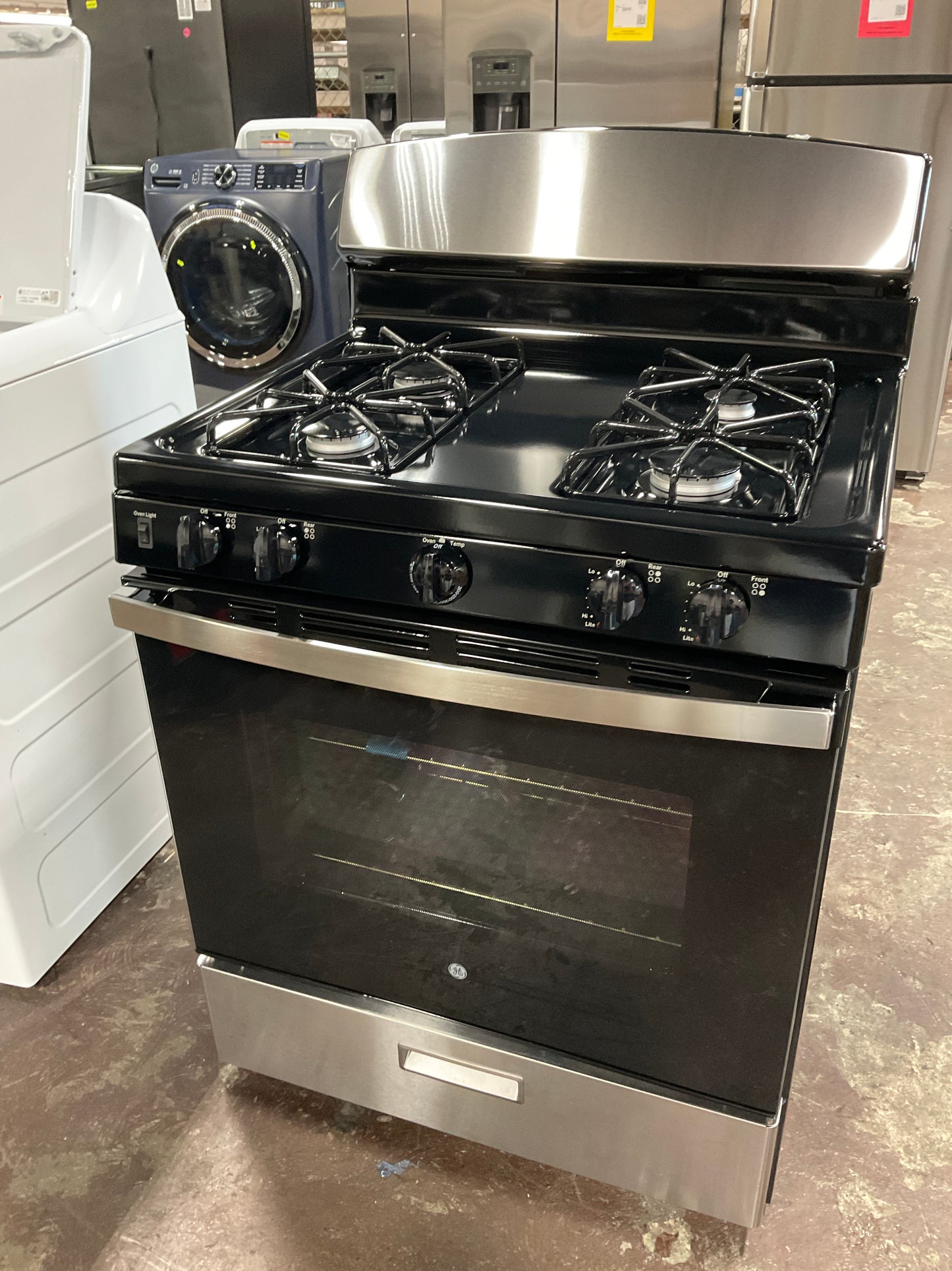 Front view, oven-door closed
