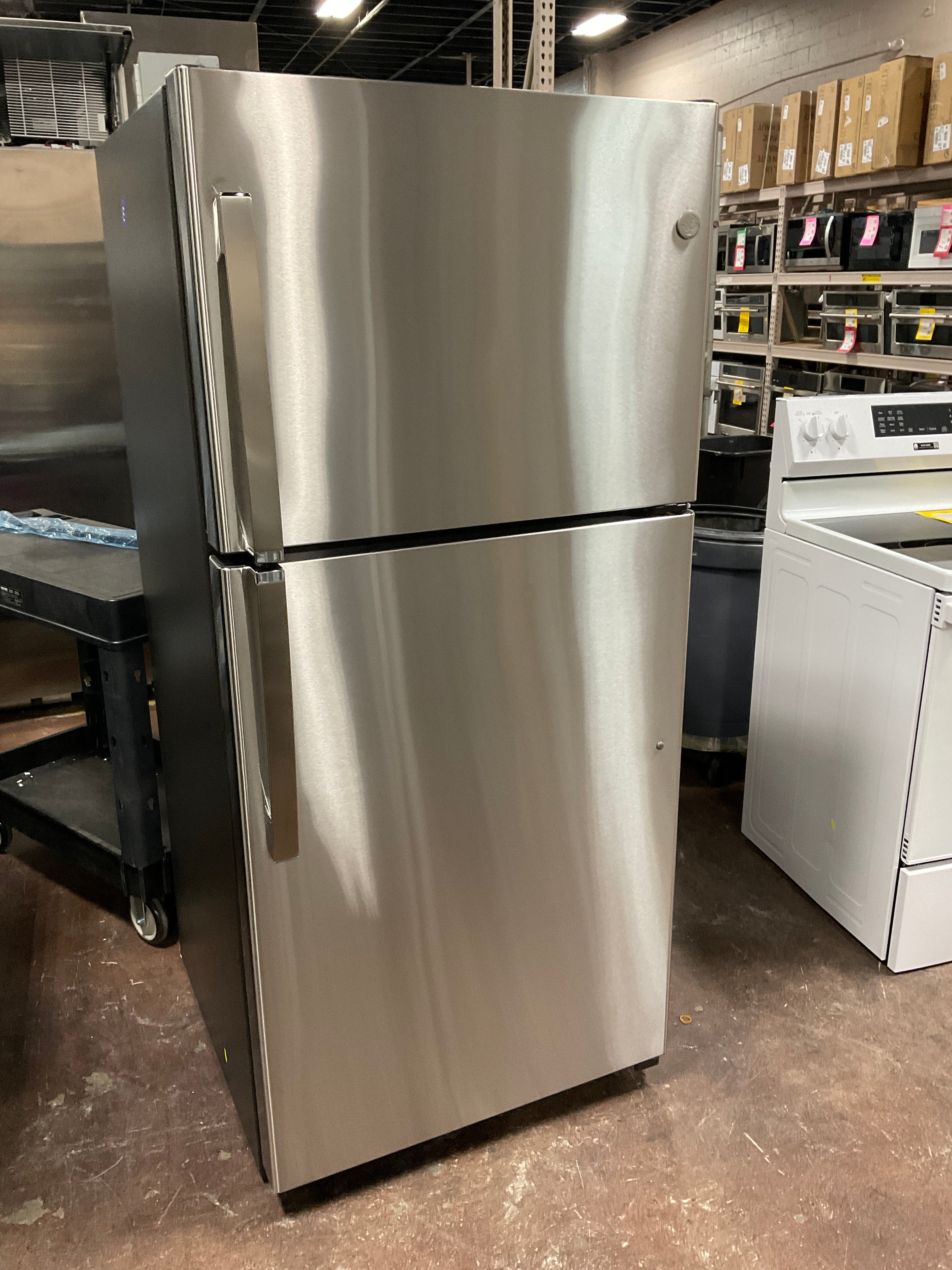 Front view, door closed