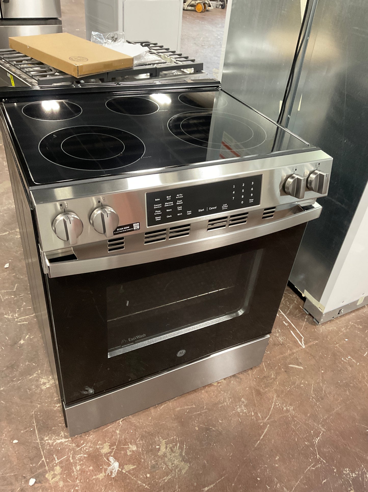 Front view, oven-door closed