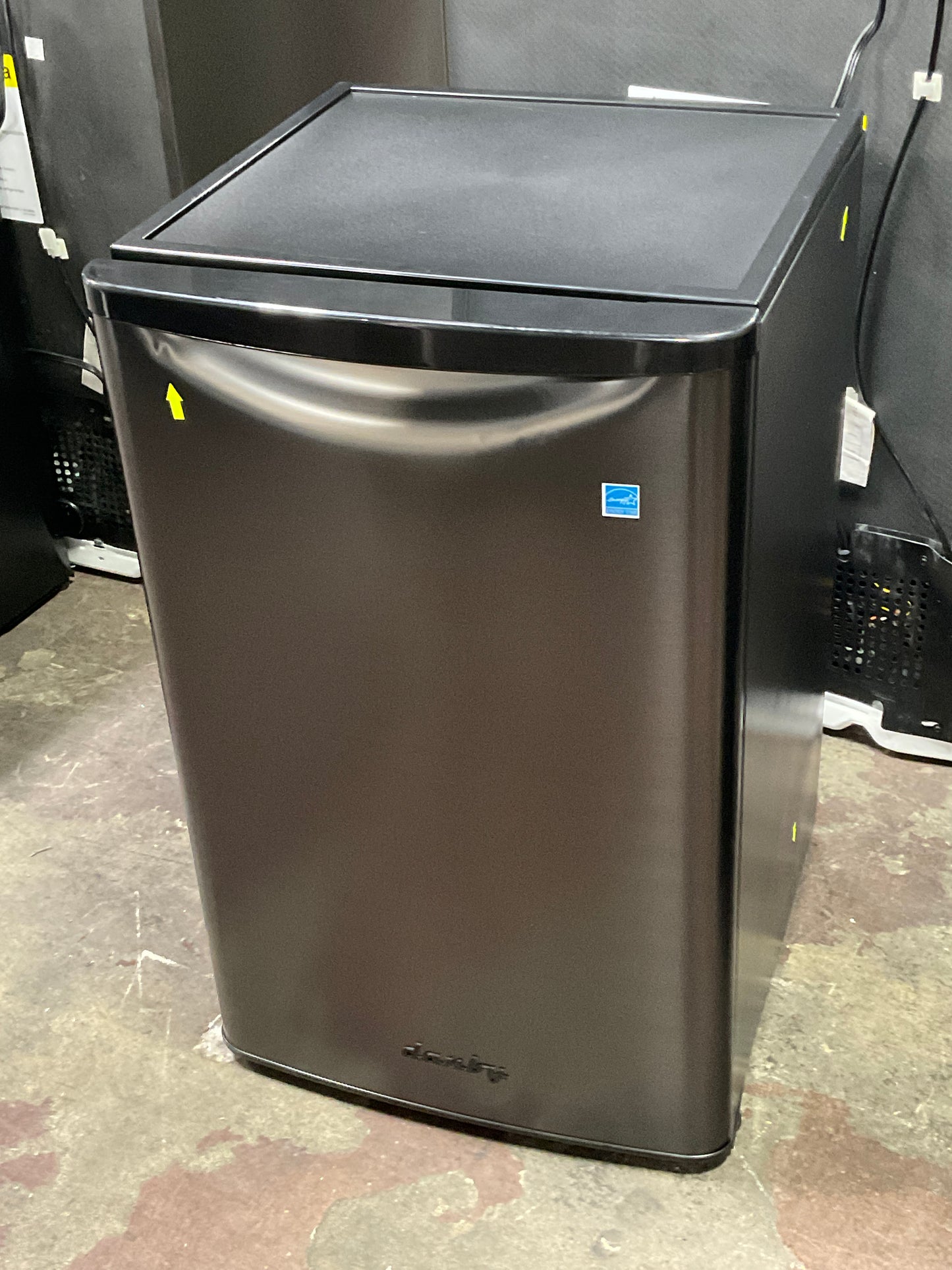 Front view, door closed