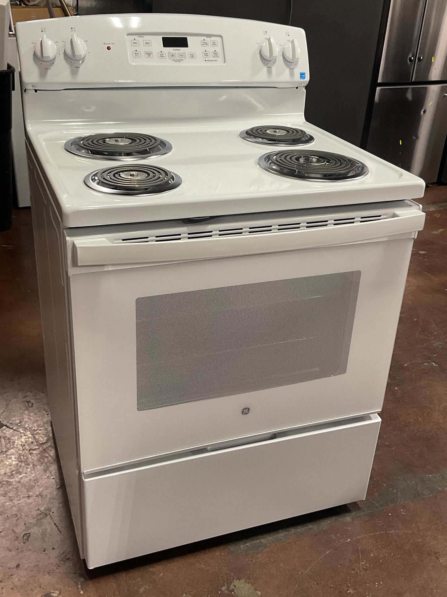 Front view, oven-door closed