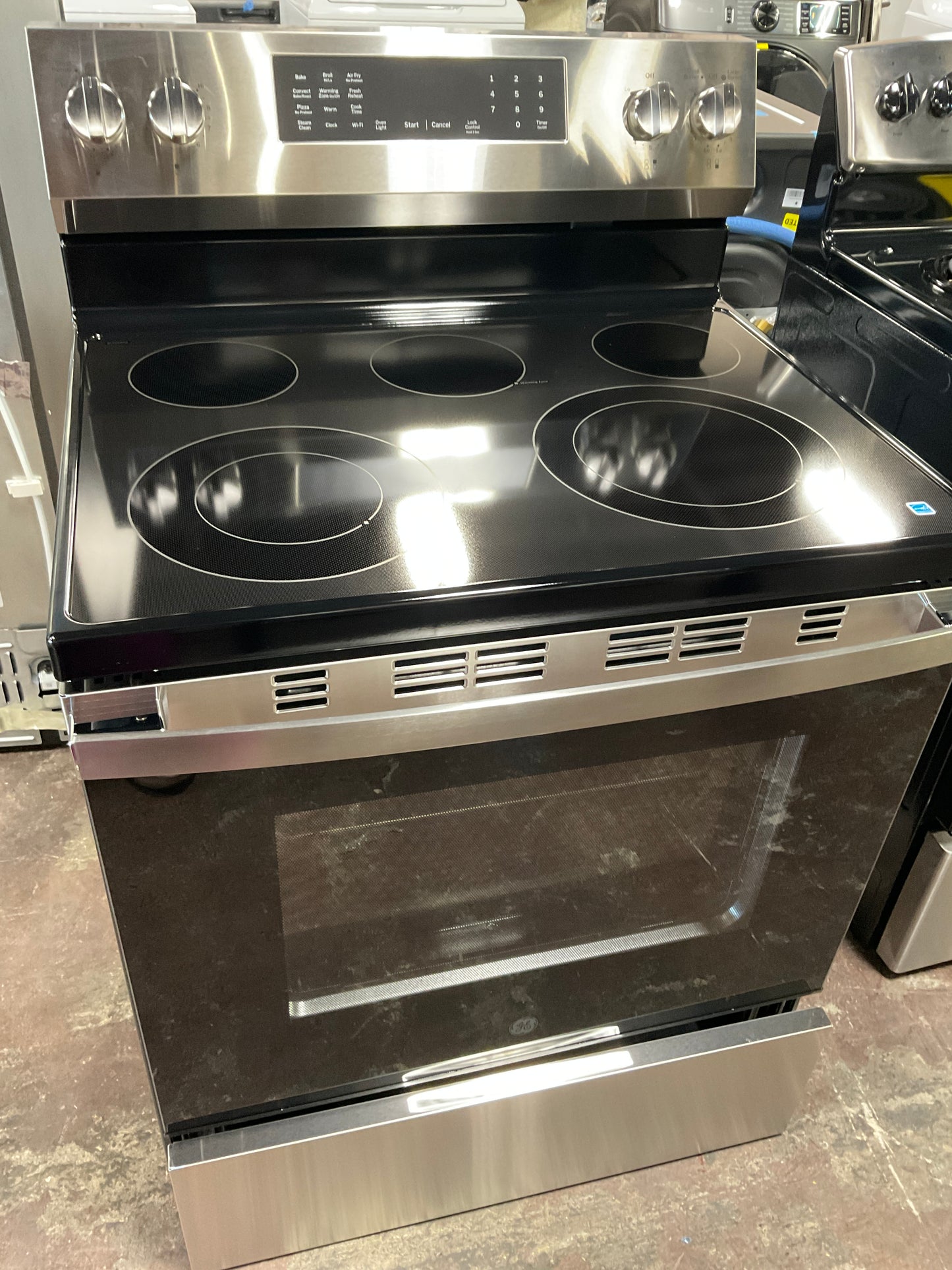 Front view, oven-door closed