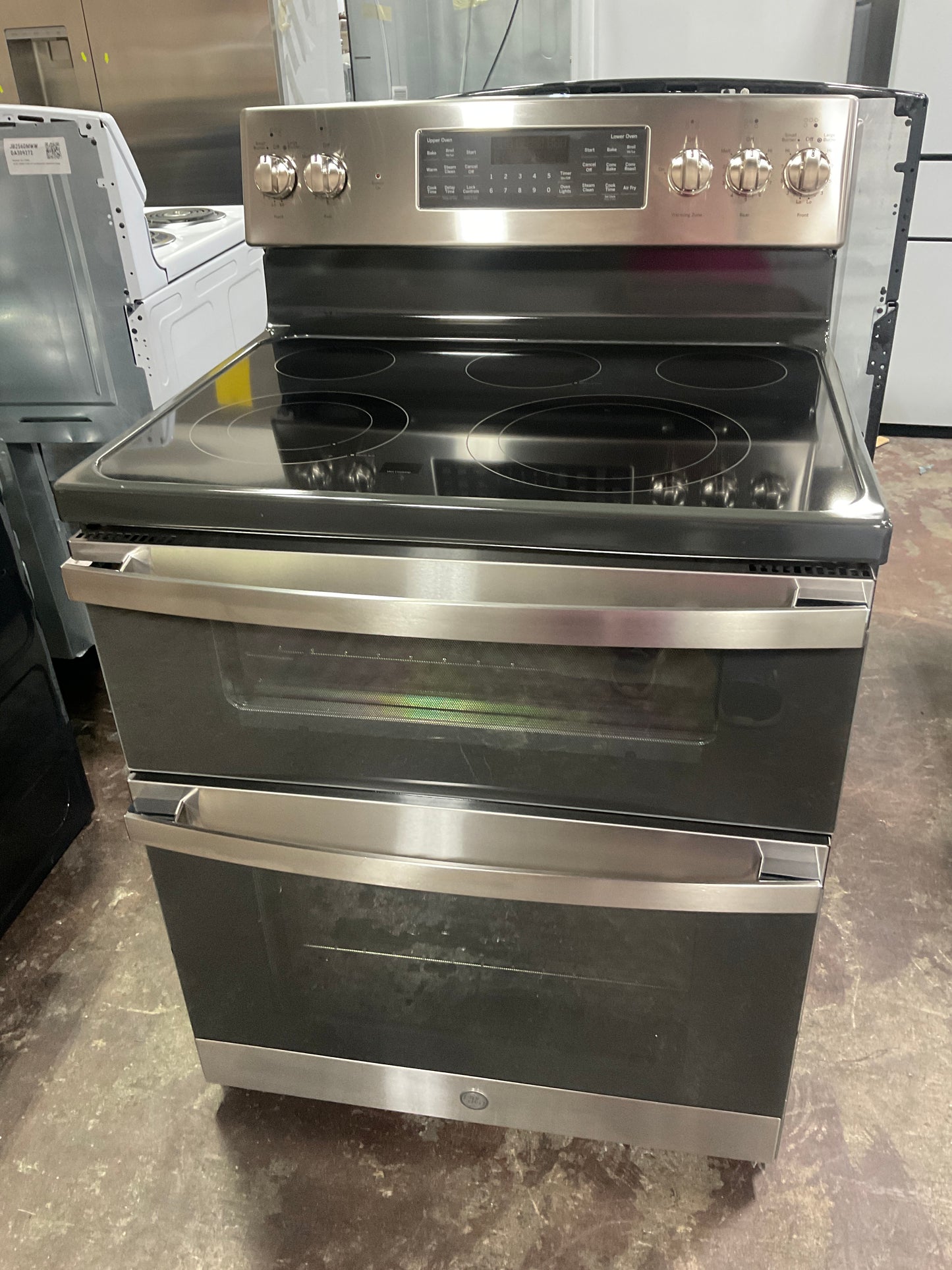 Front view, oven-door closed