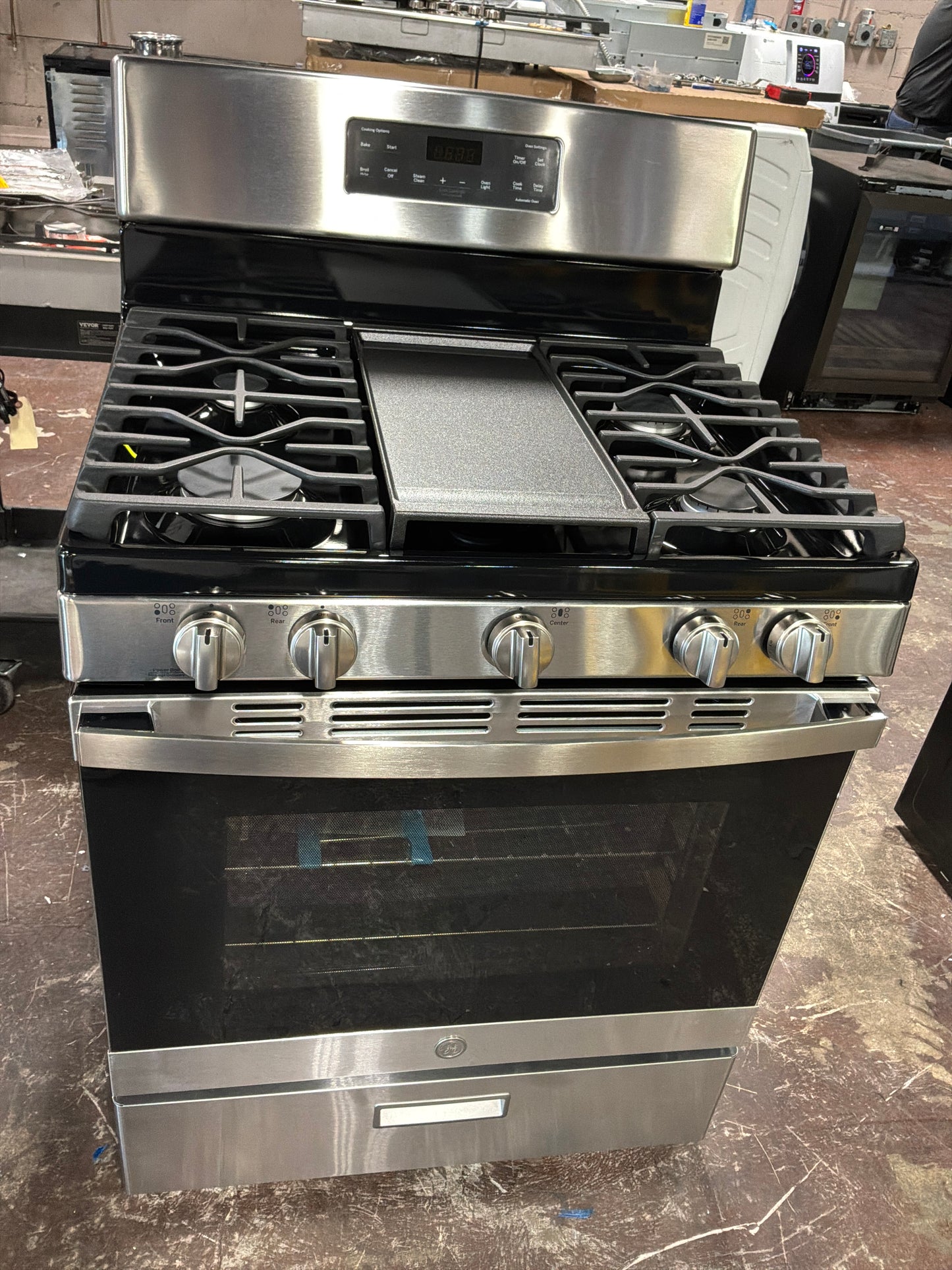 Front view, oven-door closed