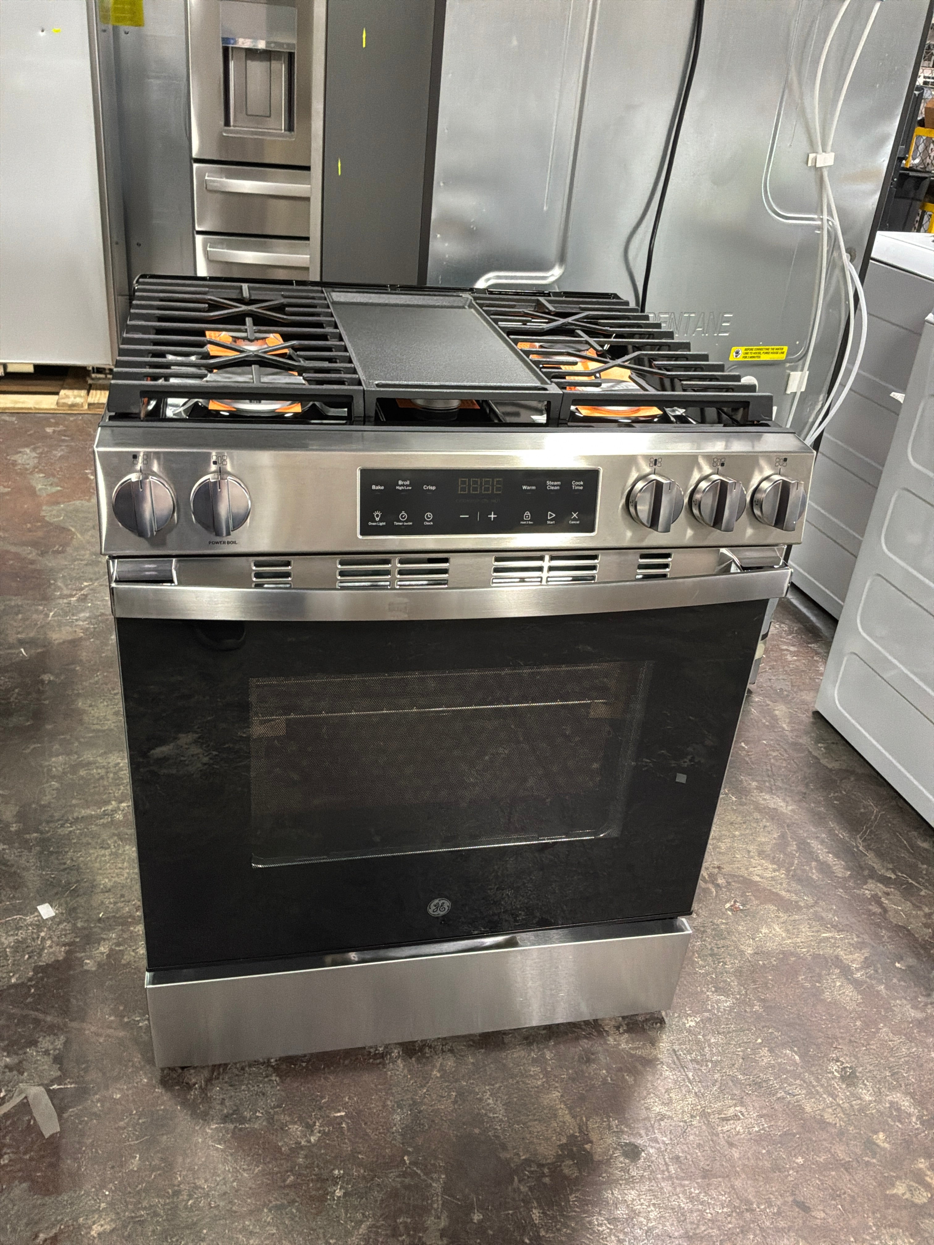 Front view, oven-door closed