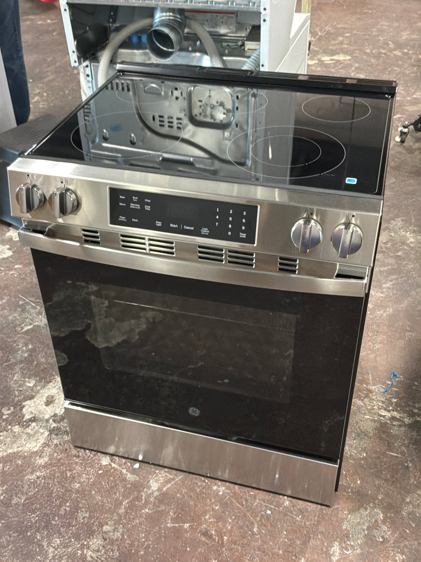 Front view, oven-door closed