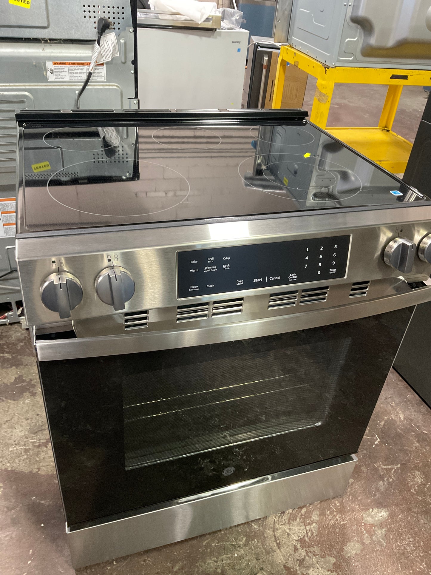 Front view, oven-door closed