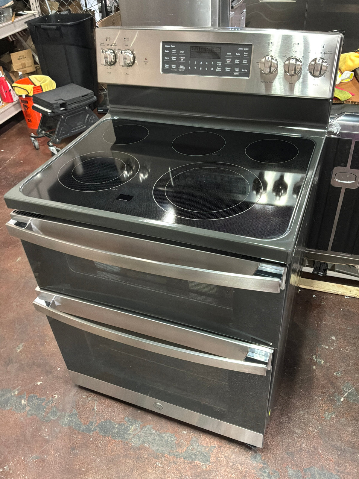 Front view, oven-door closed