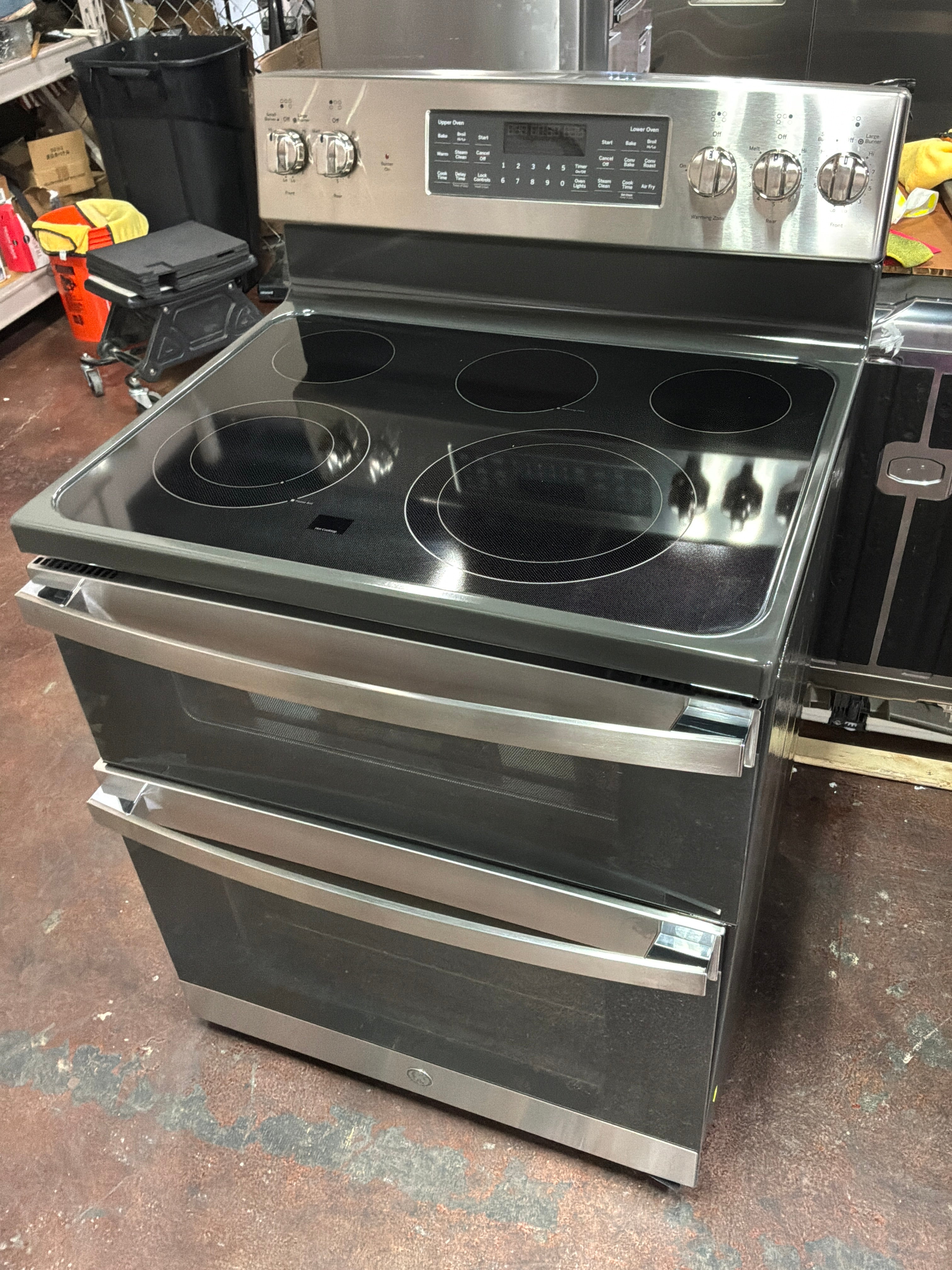 Front view, oven-door closed