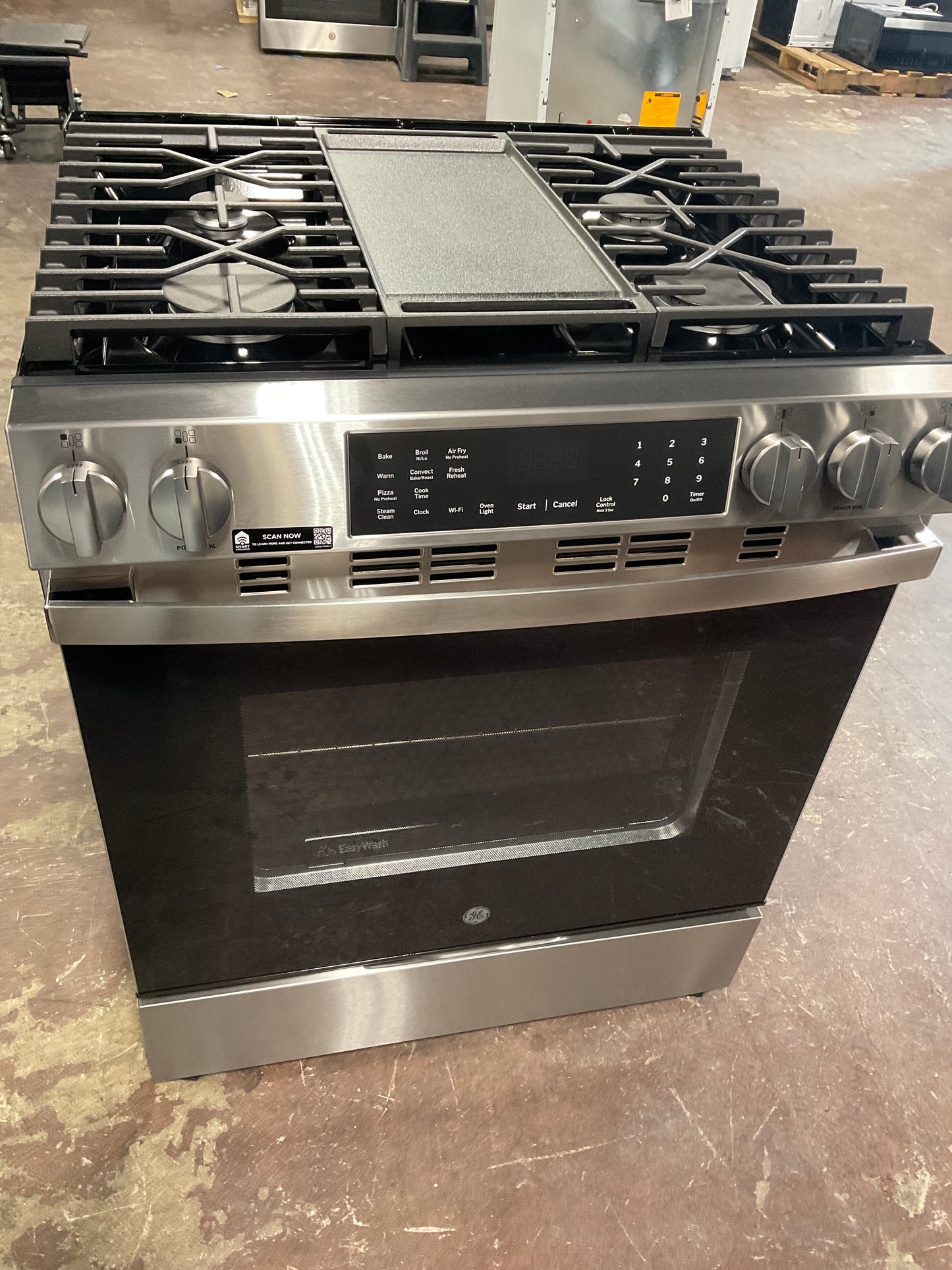 Front view, oven-door closed