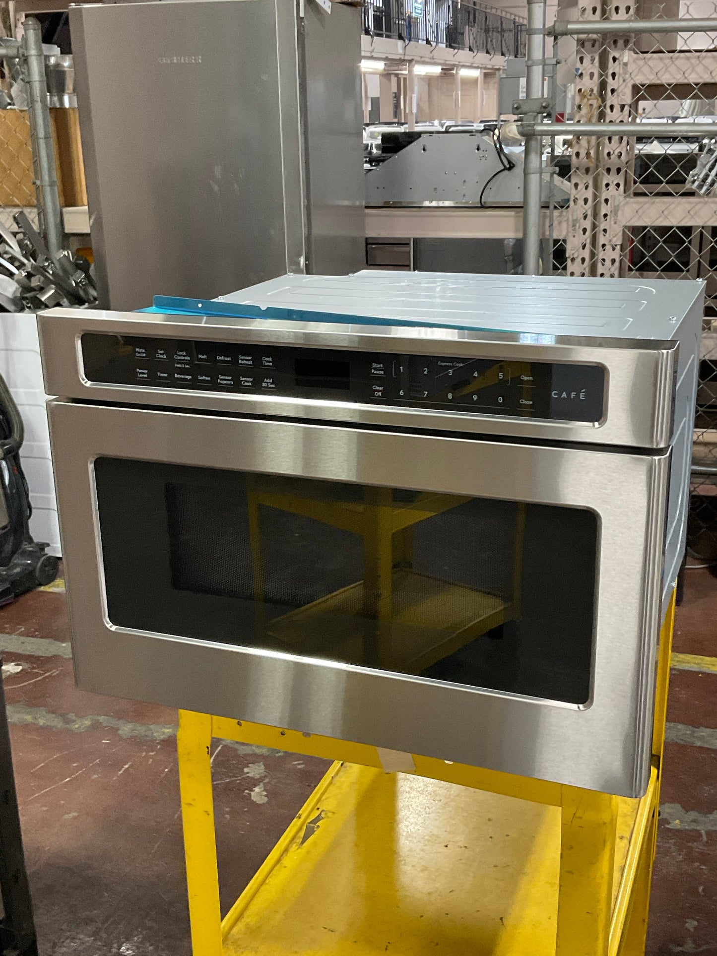 Front view, door closed