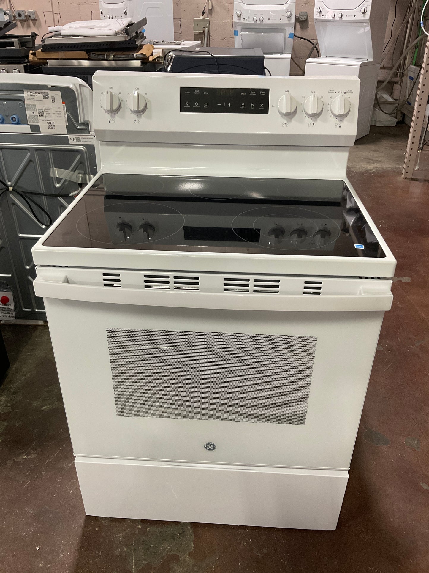 Front view, oven-door closed
