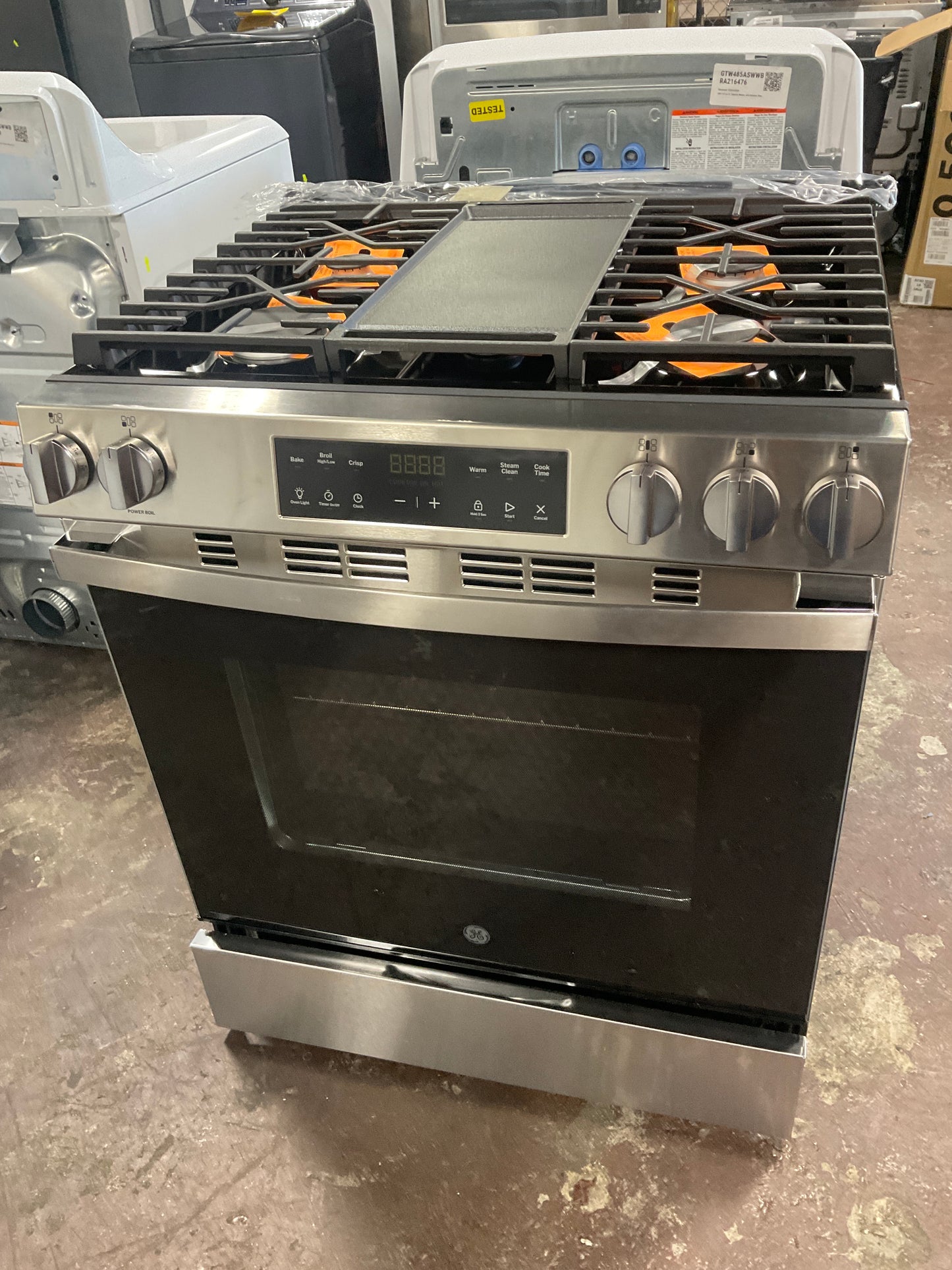 Front view, oven-door closed