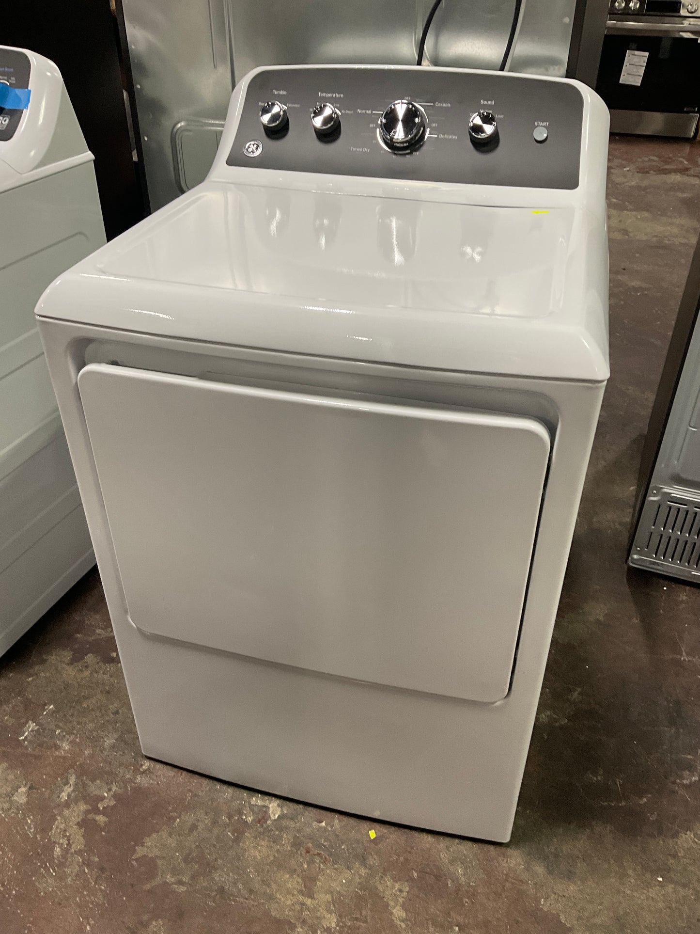 Front view, door closed