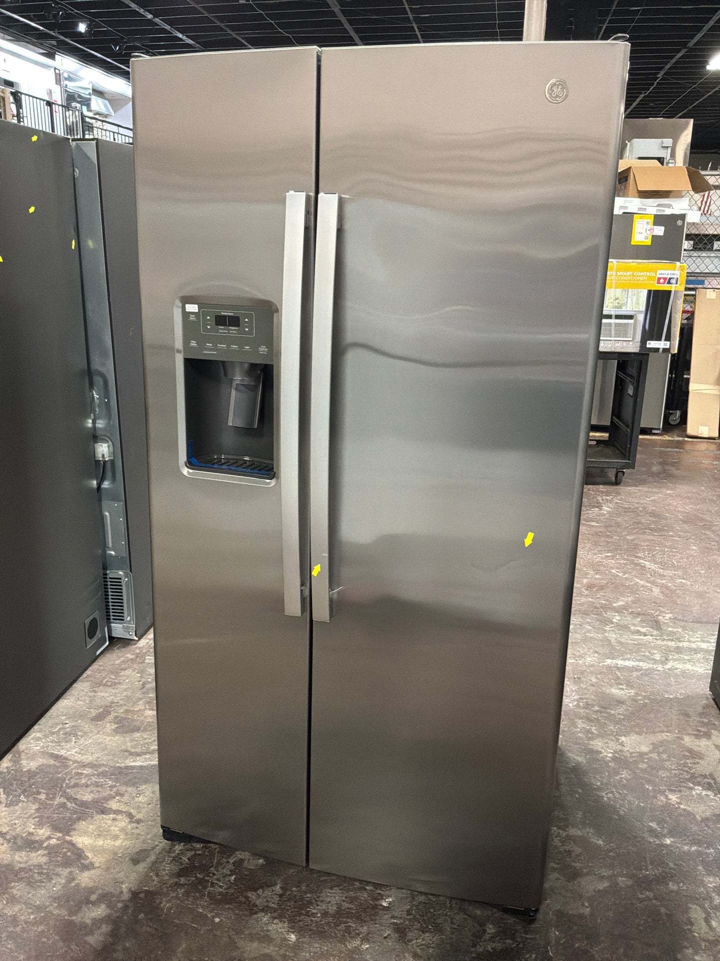 Front view, door closed
