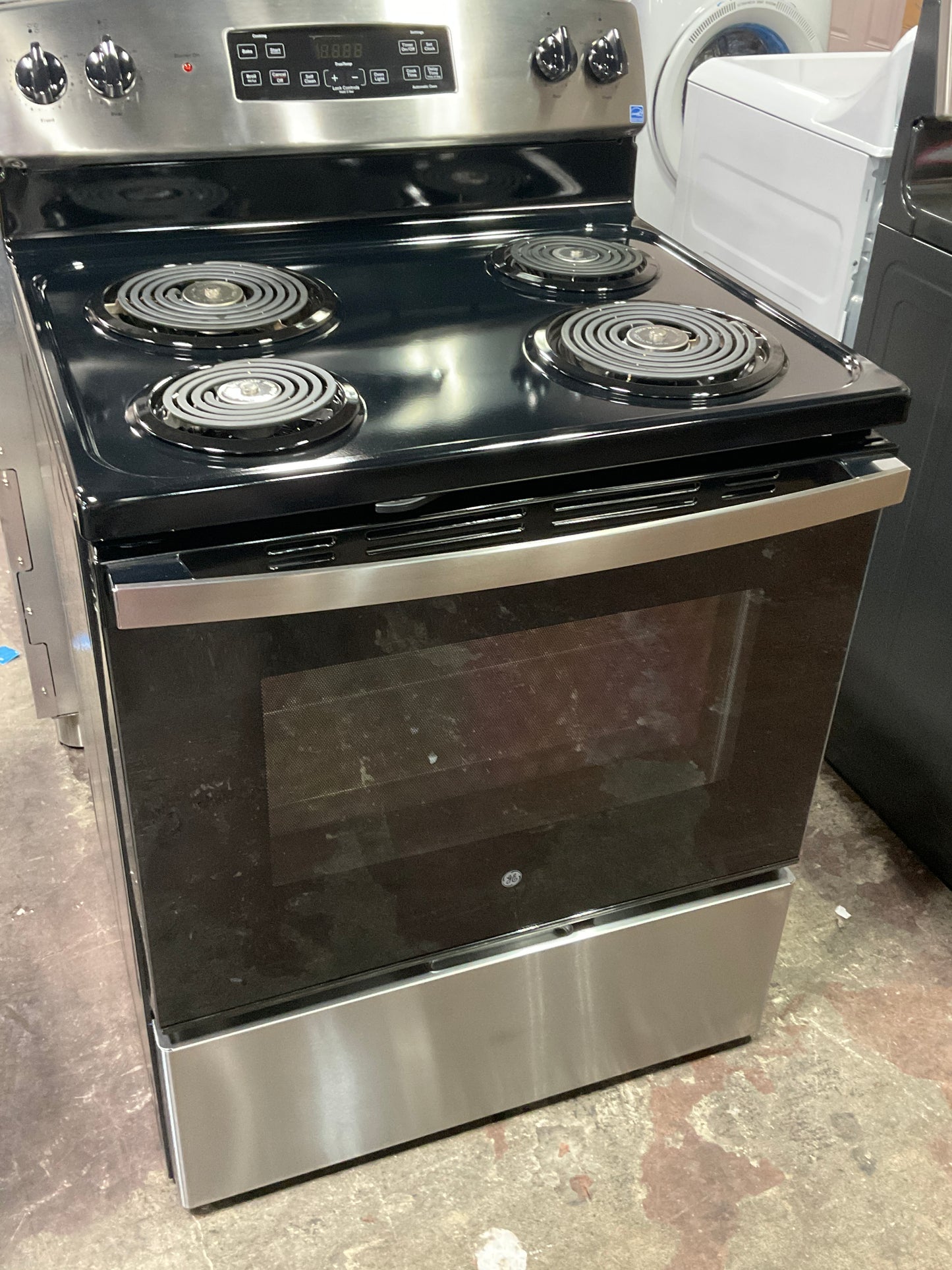 Front view, oven-door closed