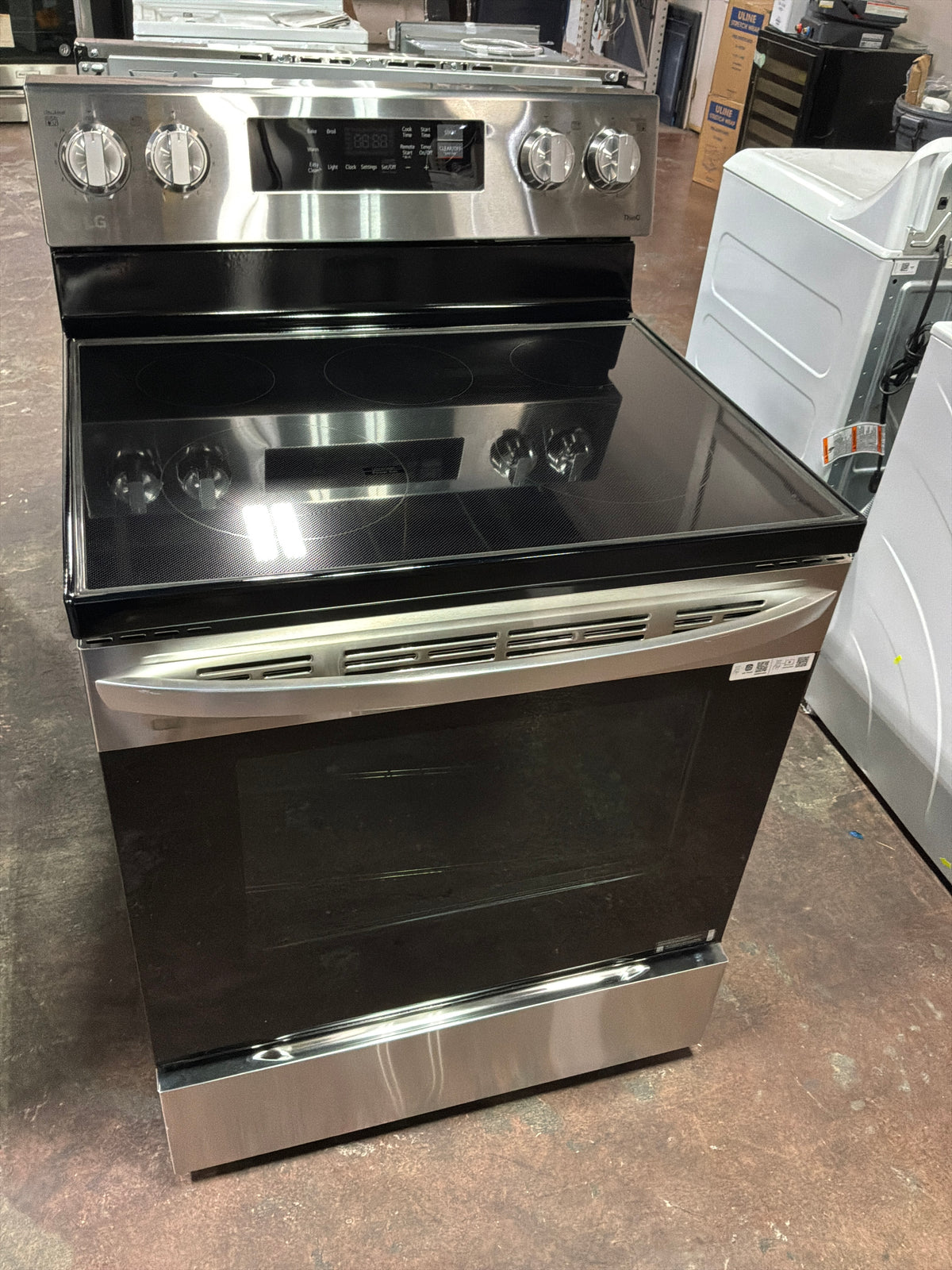 Front view, oven-door closed