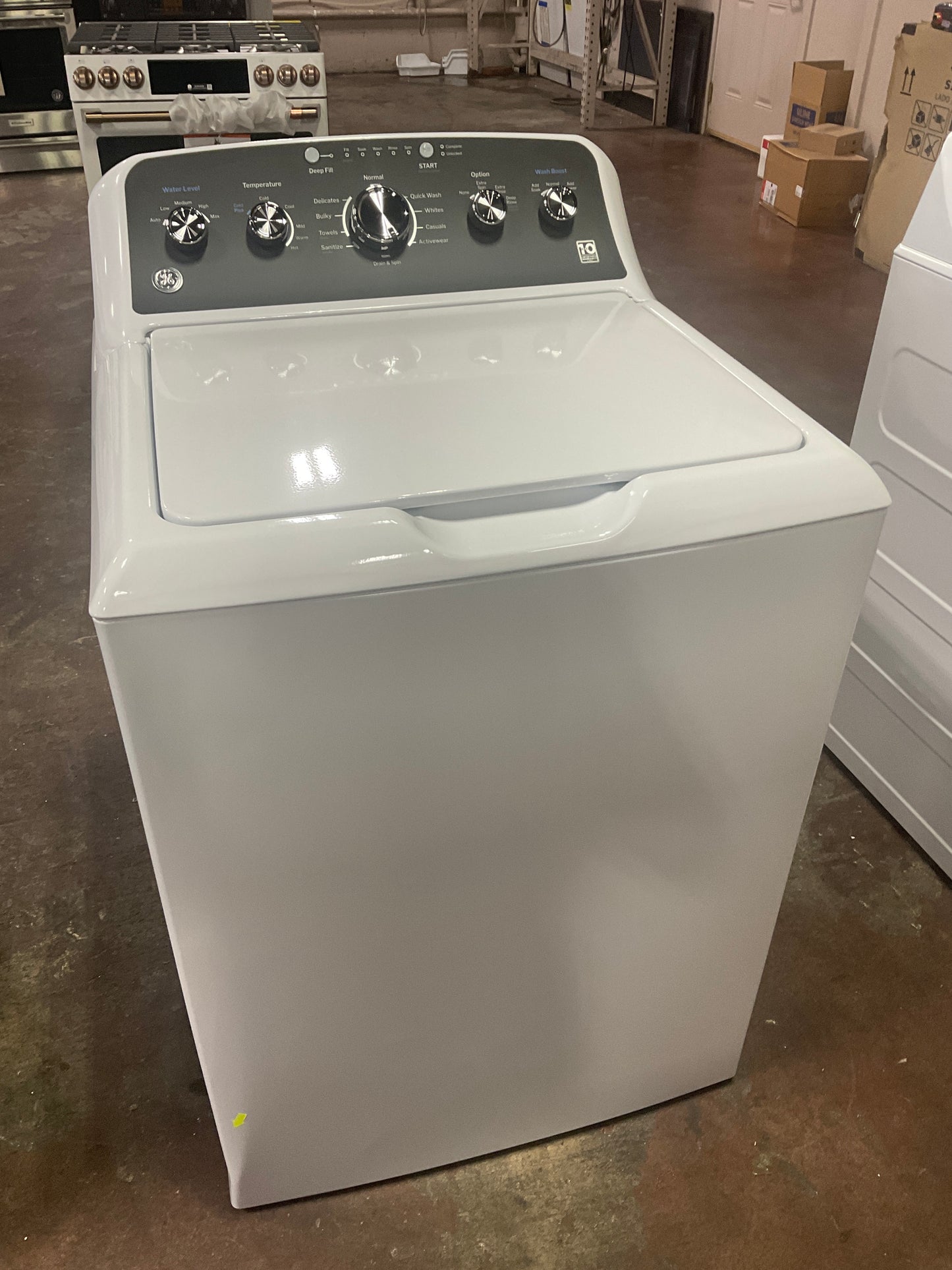 Front view, door closed