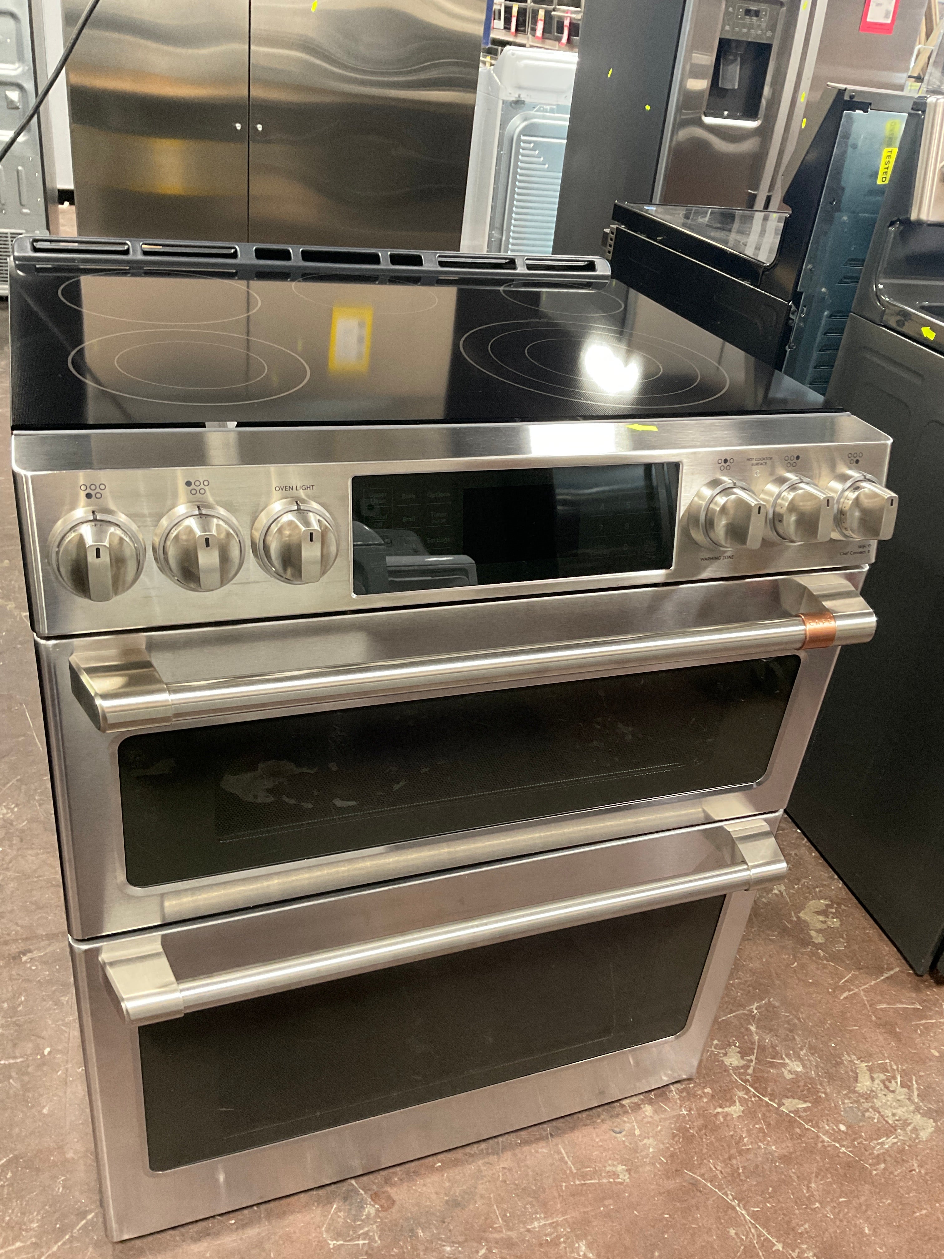 Front view, oven-door closed