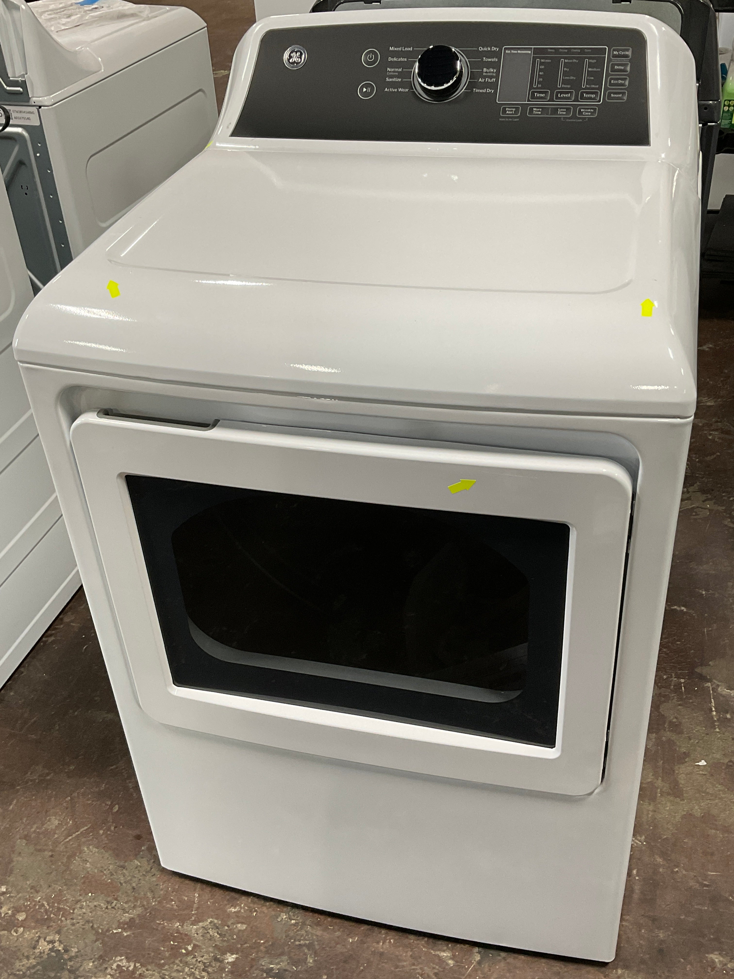 Front view, door closed