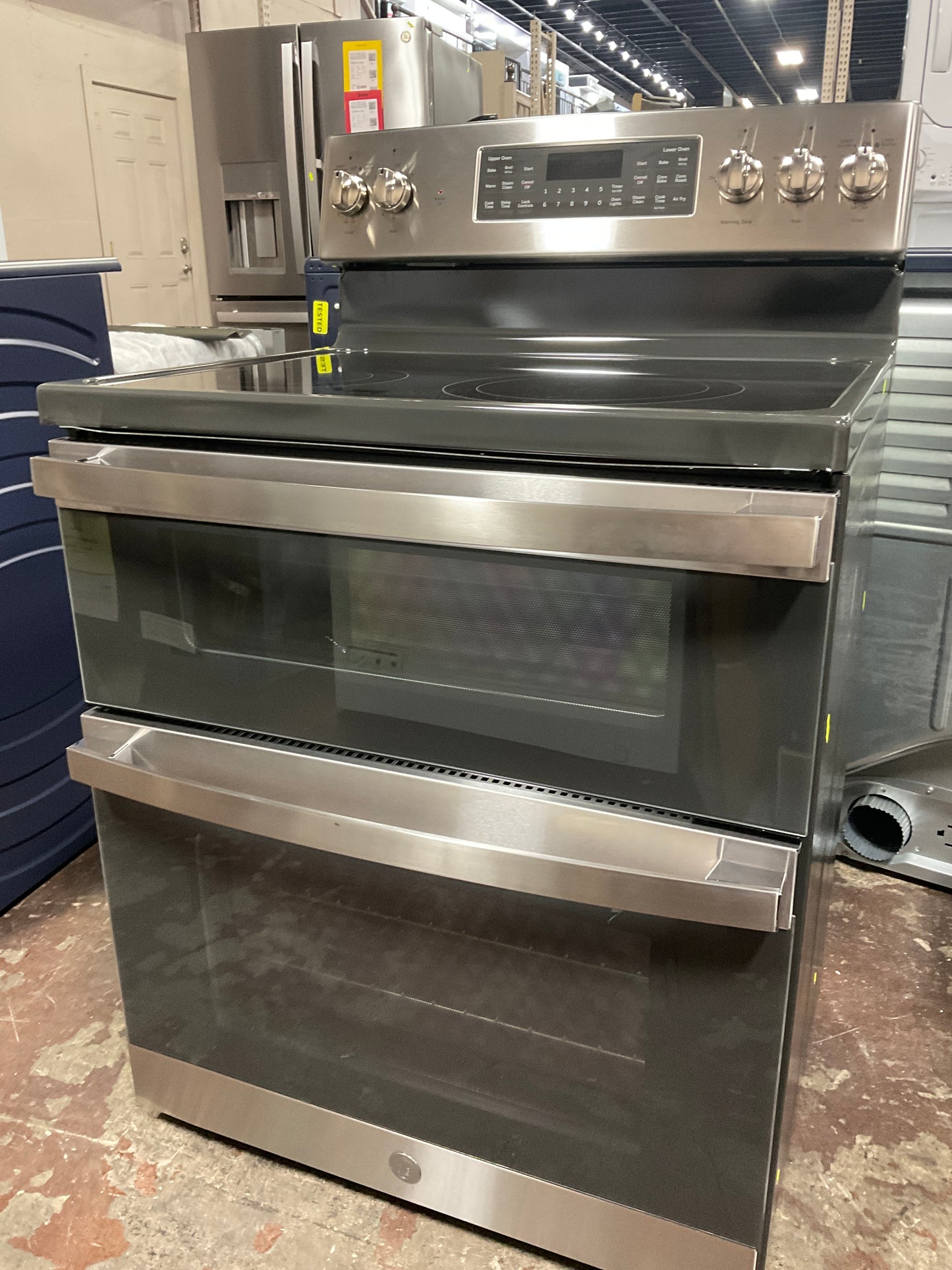 Front view, oven-door closed