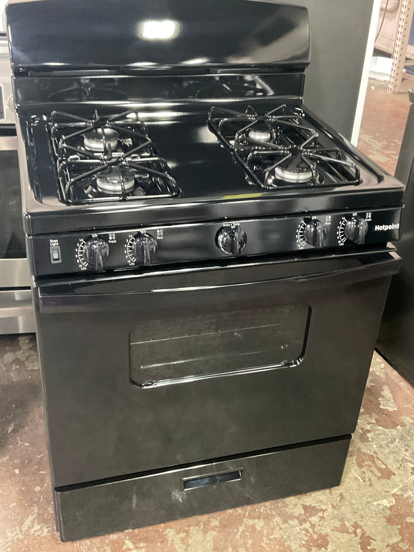 Front view, oven-door closed