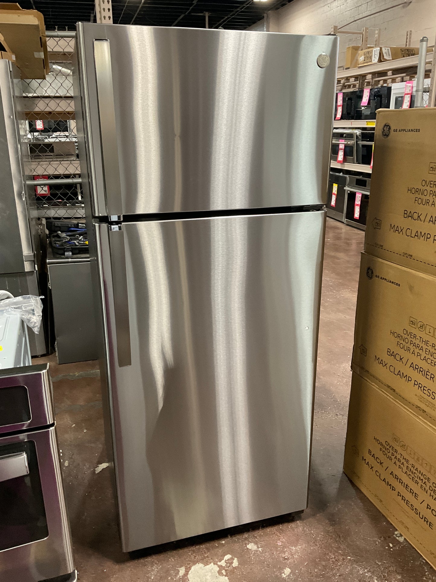 Front view, door closed