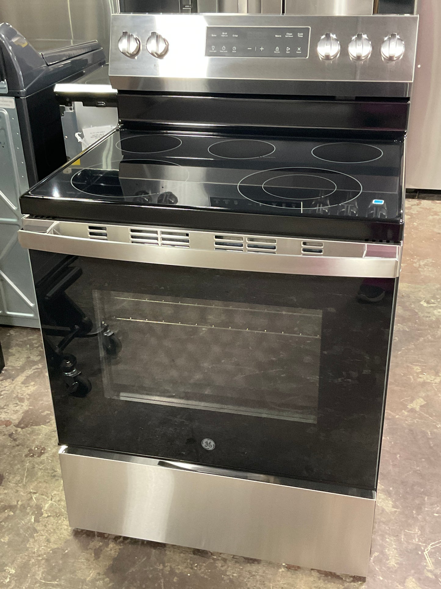 Front view, oven-door closed