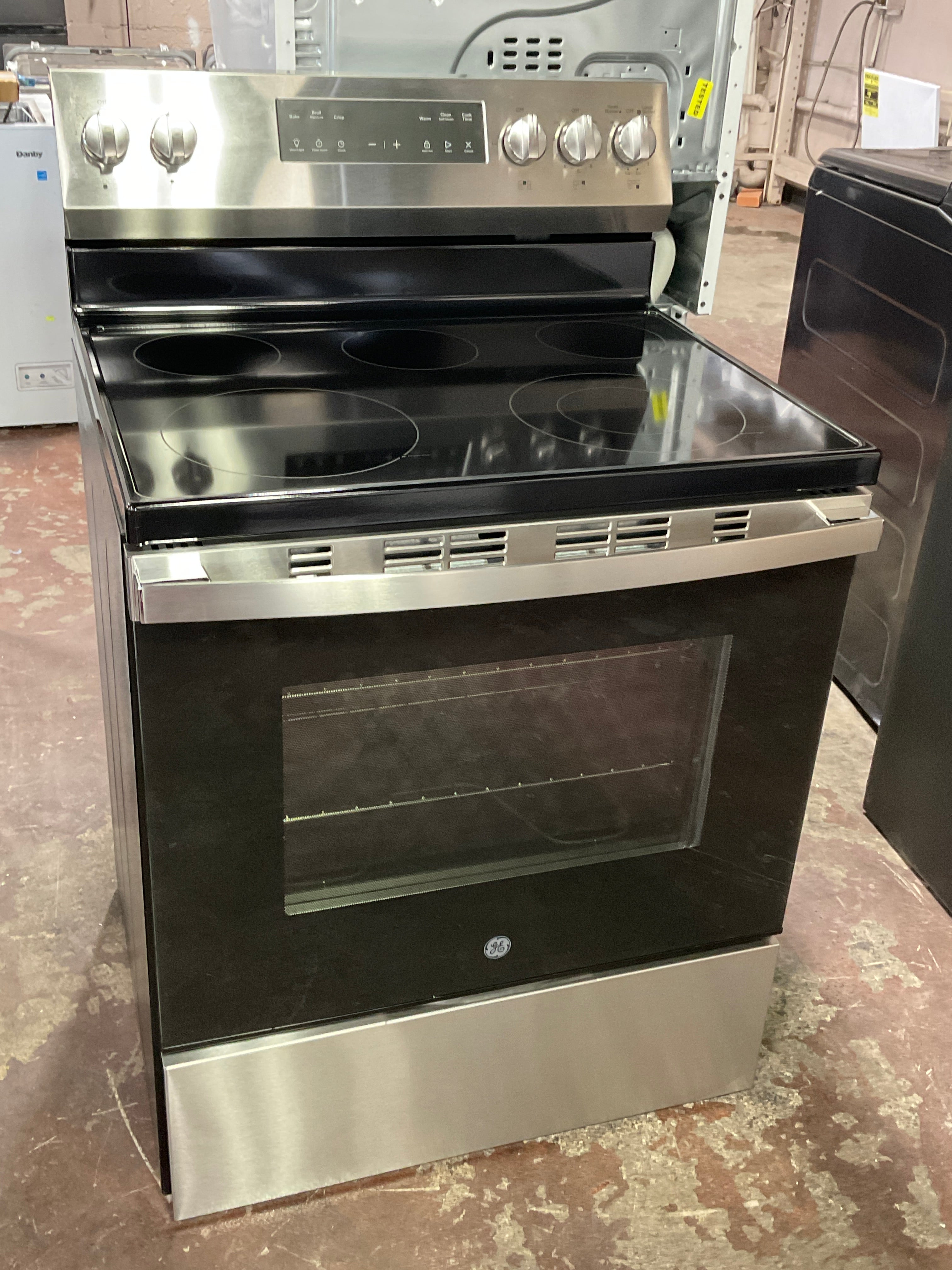 Front view, oven-door closed