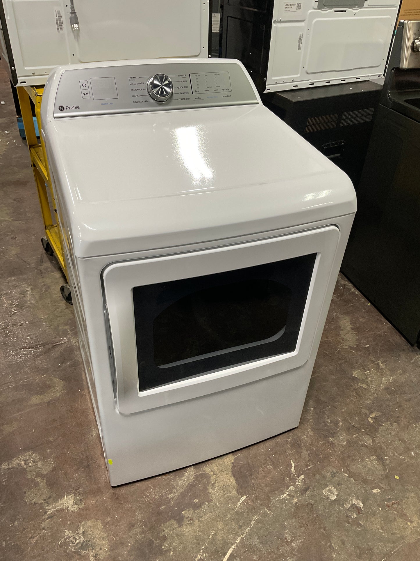 Front view, door closed