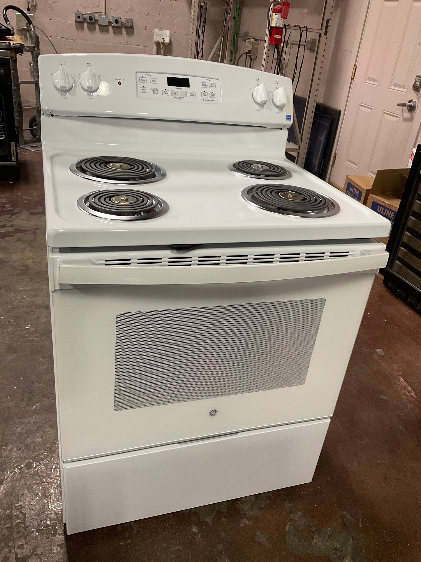 Front view, oven-door closed