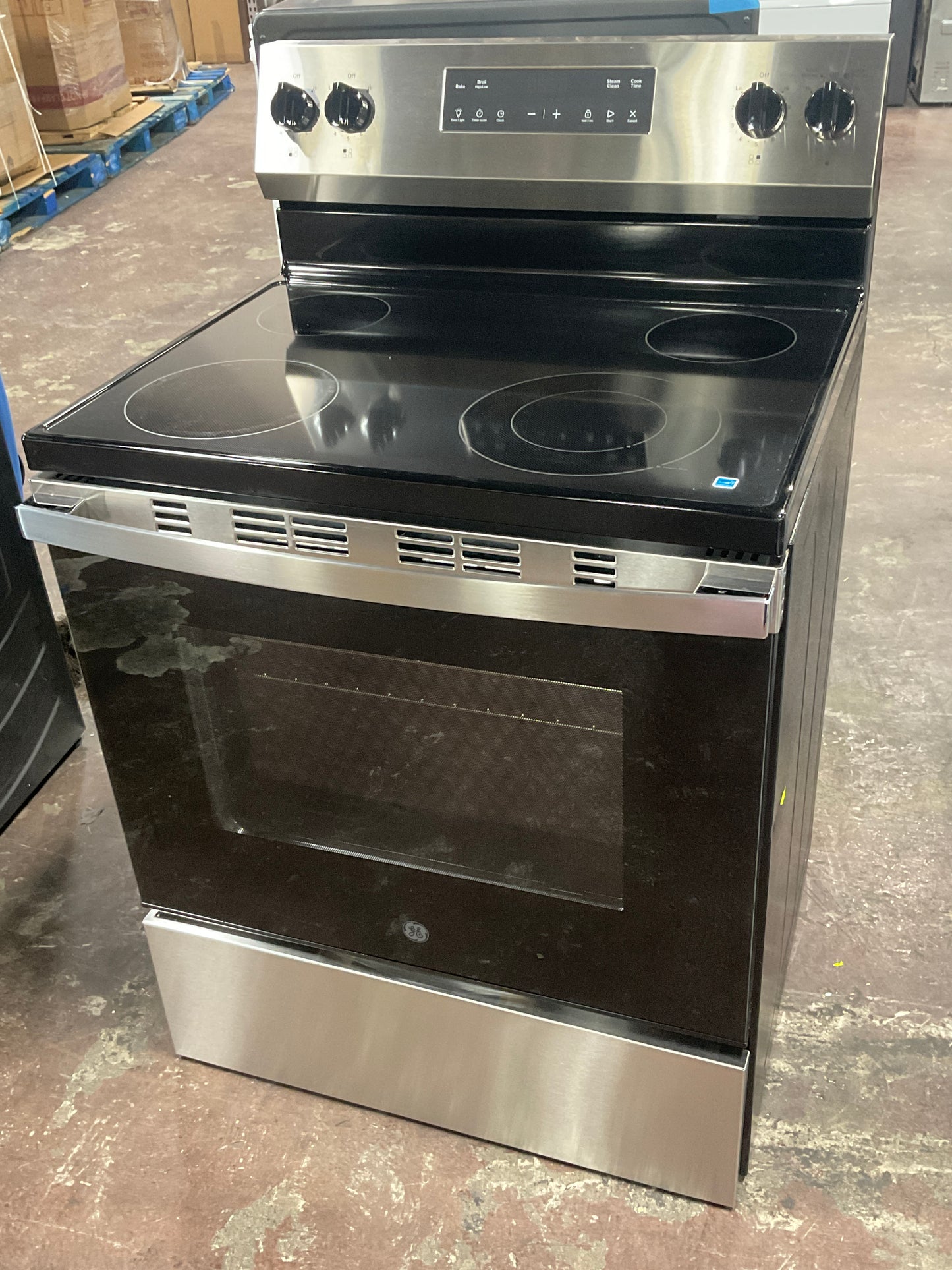 Front view, oven-door closed