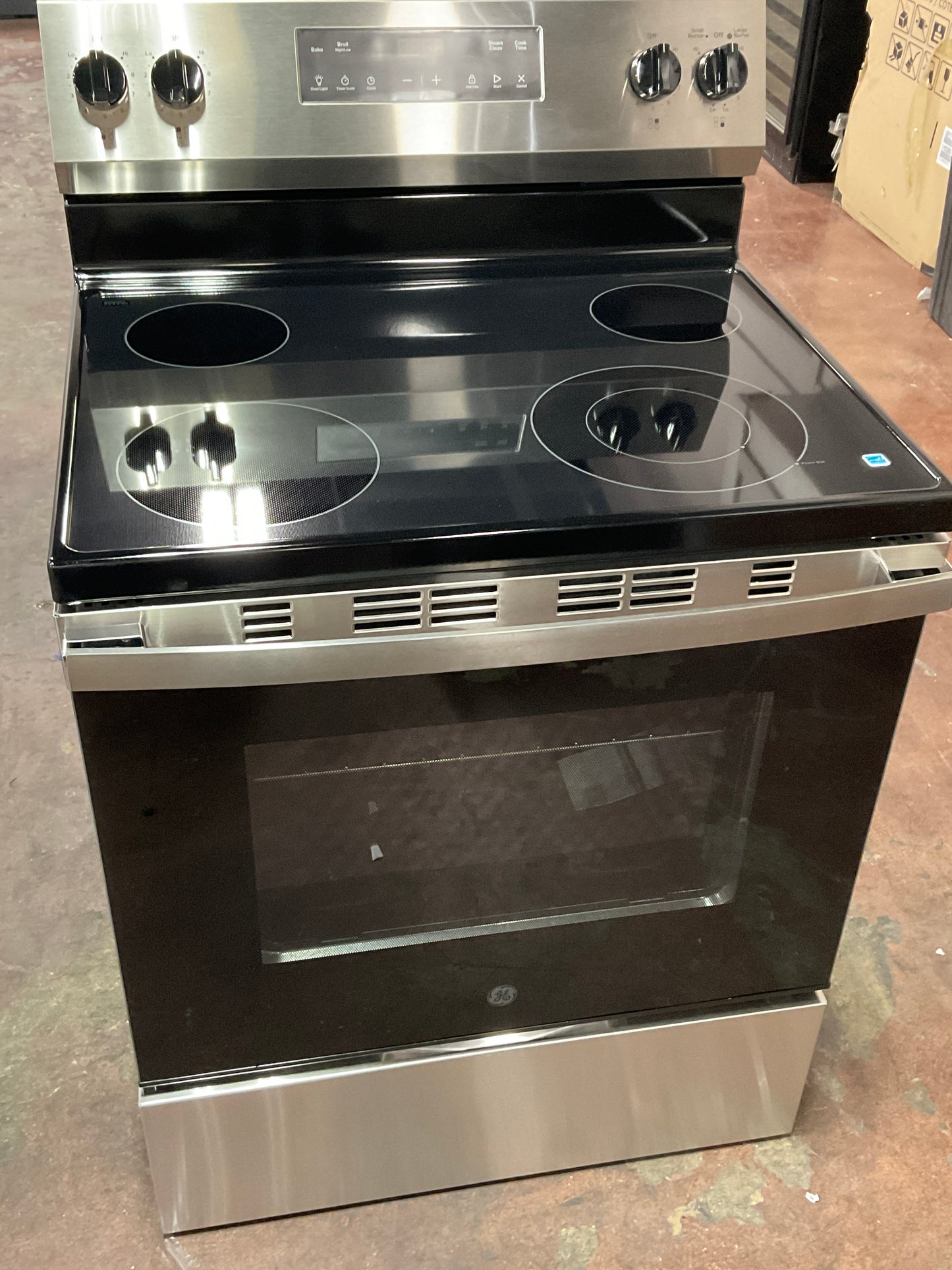 Front view, oven-door closed