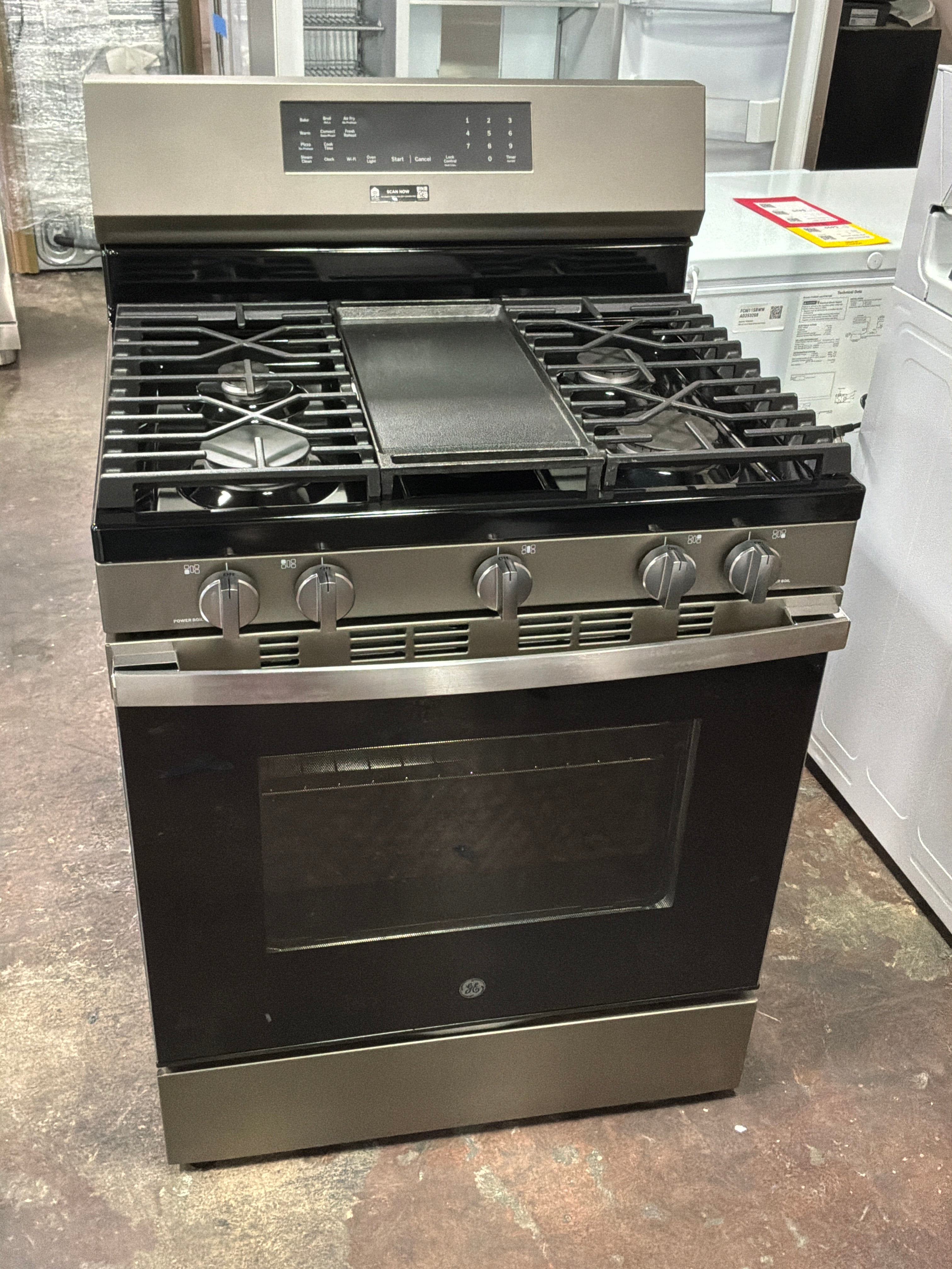 Front view, oven-door closed