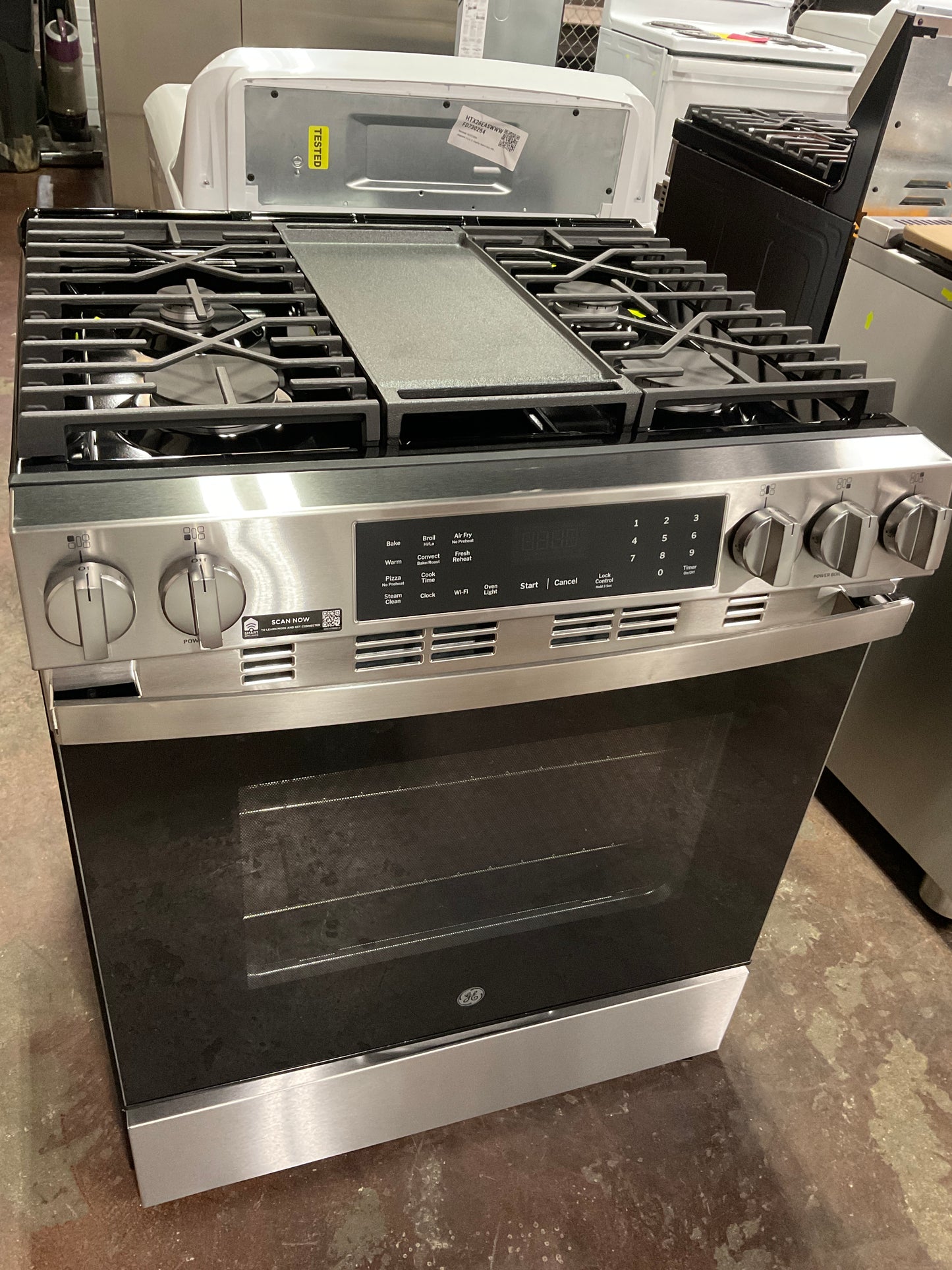 Front view, oven-door closed