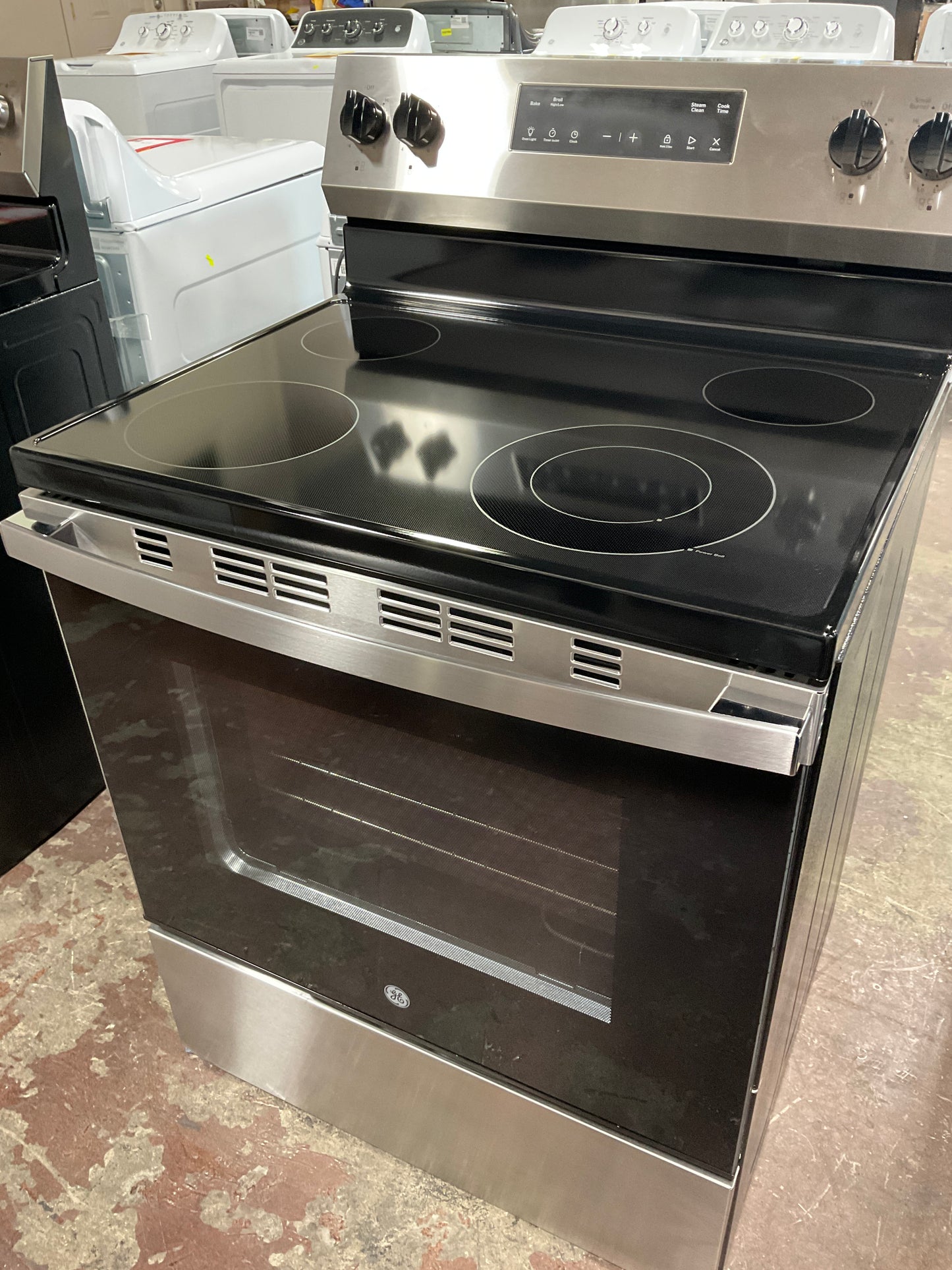 Front view, oven-door closed