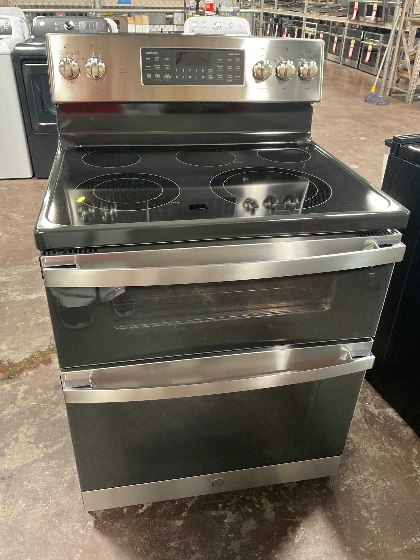 Front view, oven-door closed