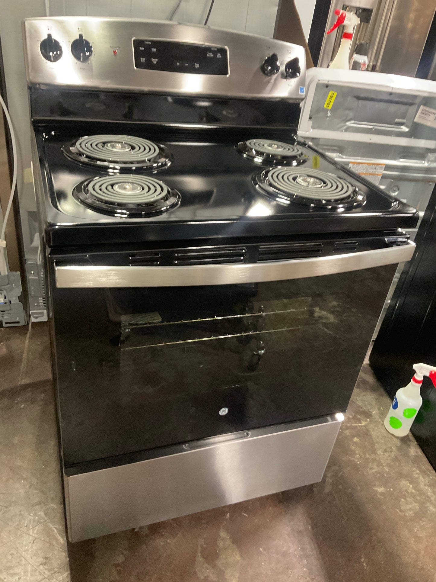 Front view, oven-door closed