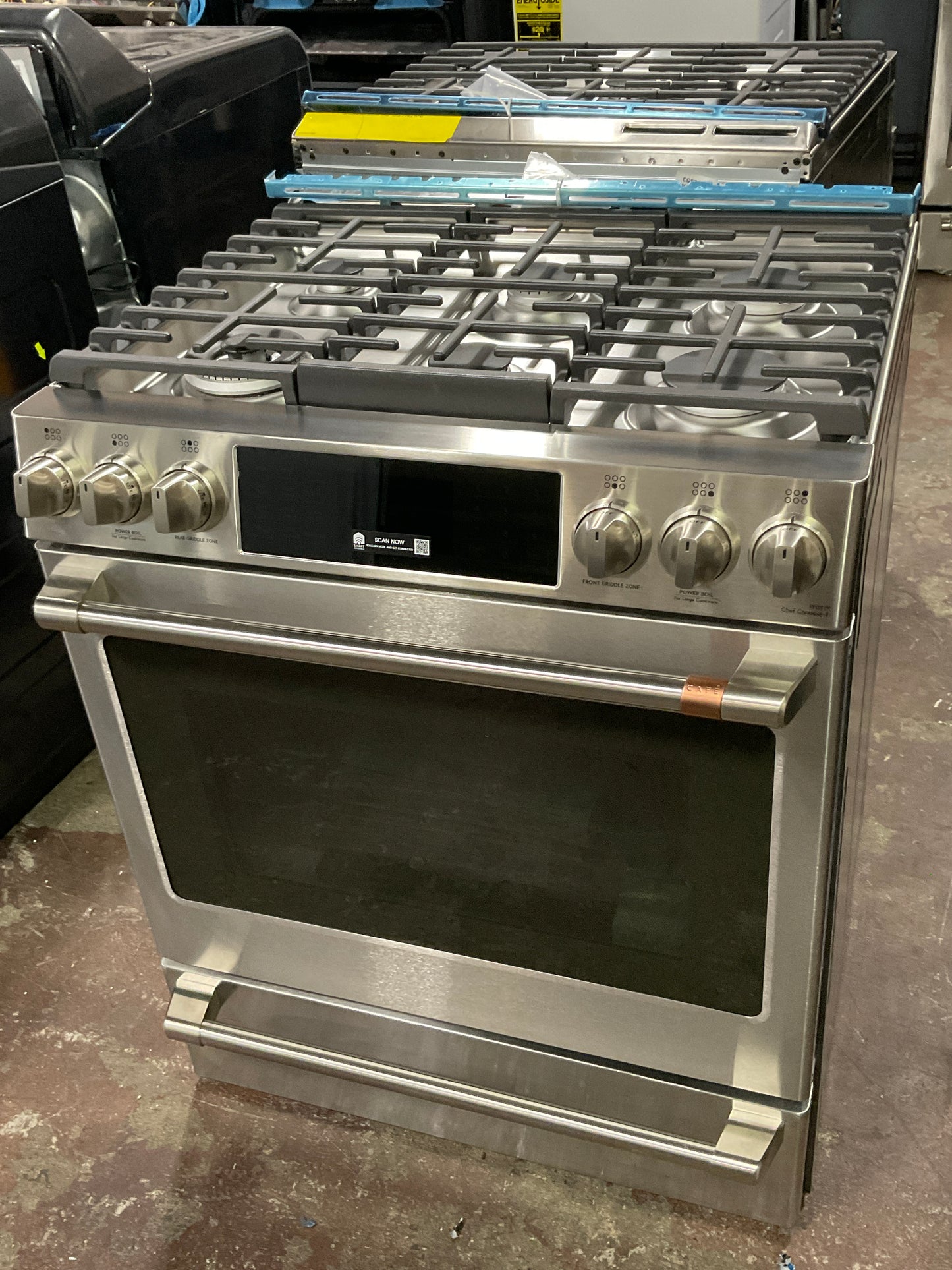 Front view, oven-door closed