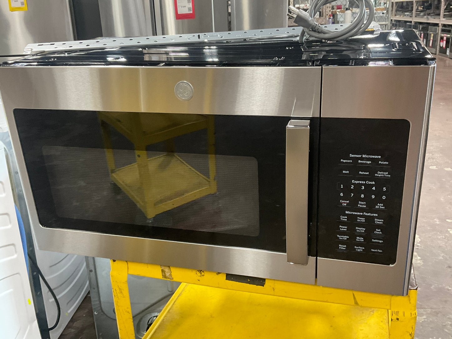 Front view, door closed