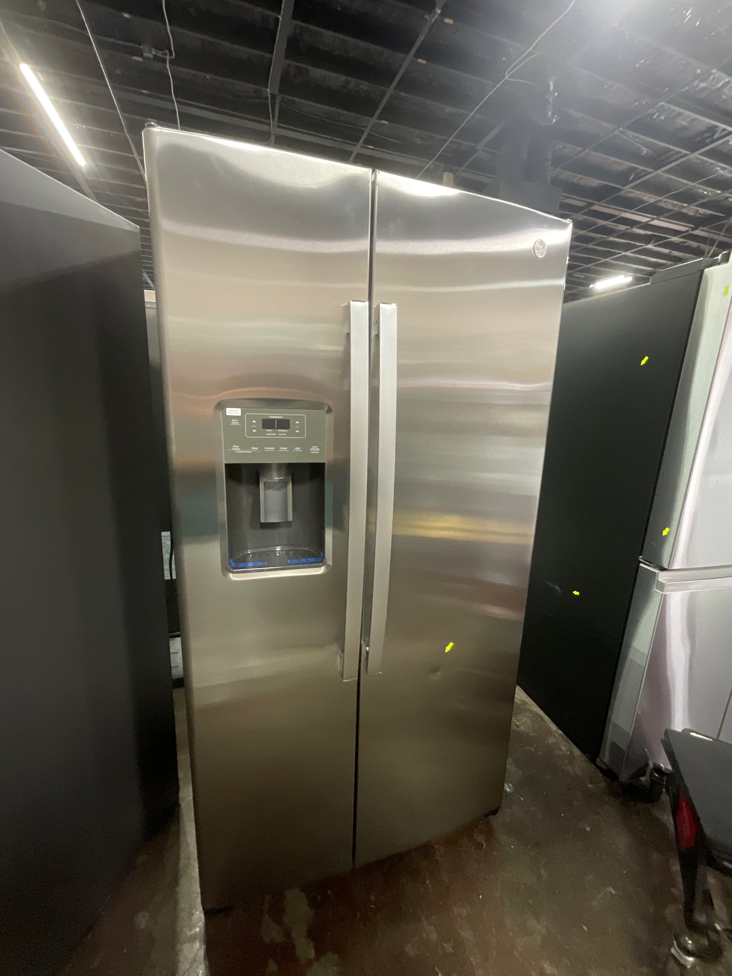 Front view, door closed