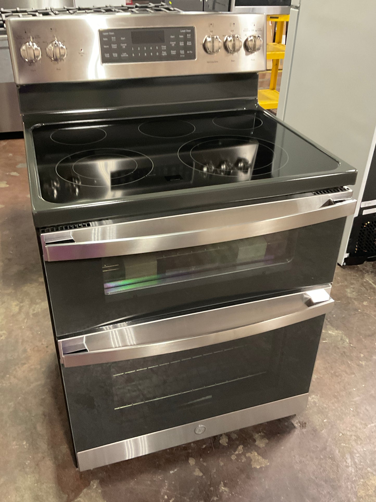 Front view, oven-door closed