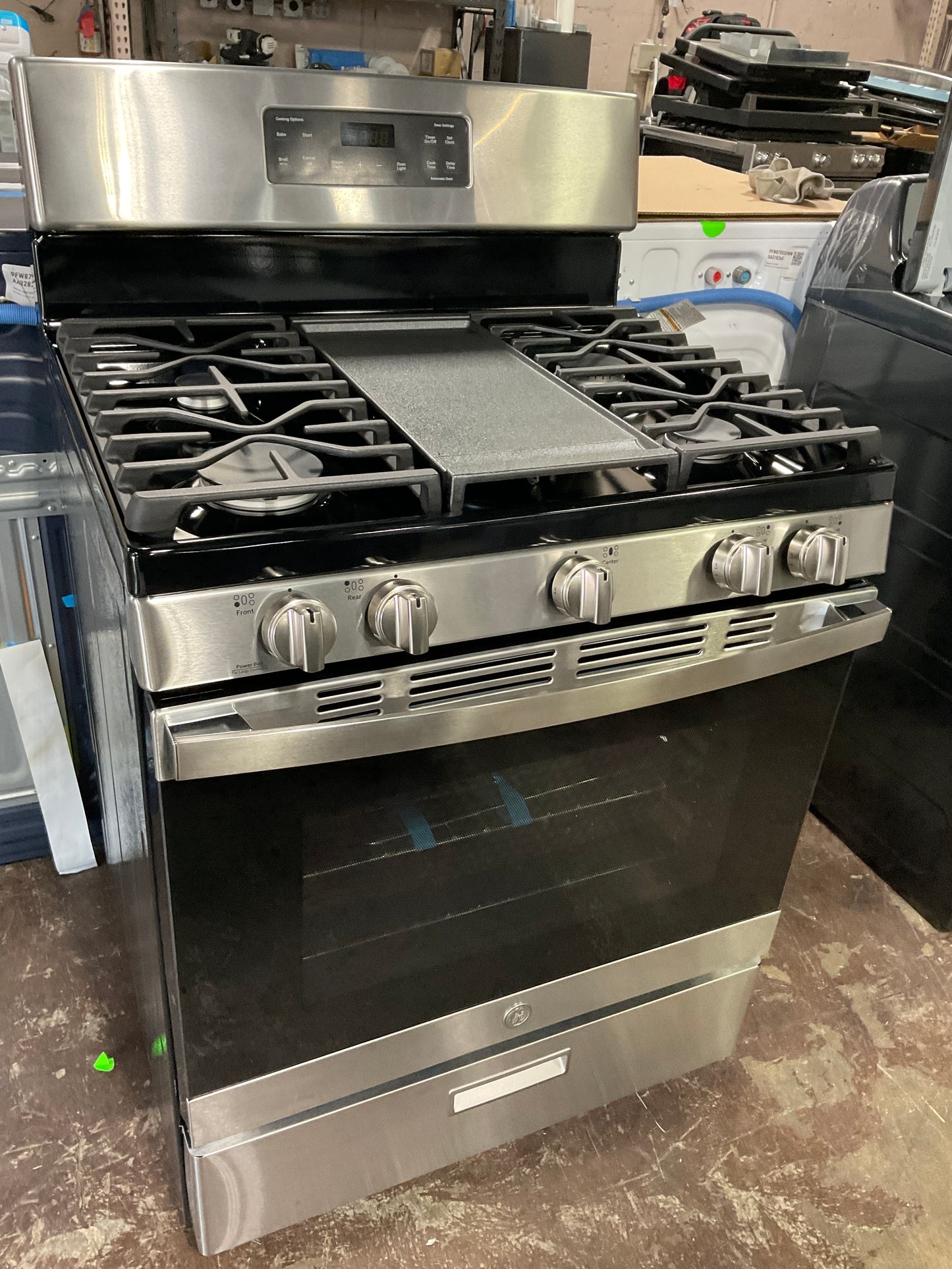 Front view, oven-door closed
